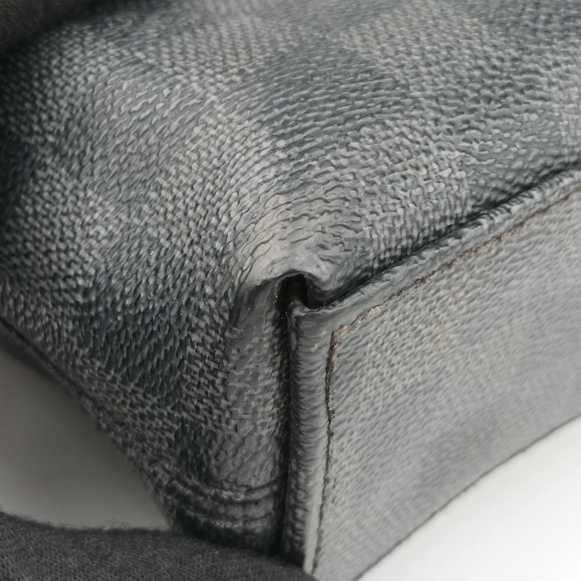 Secondhand Louis Vuitton Porte Documents Jour Noir Damier Graphite N48224 handbag | stylenewstar
