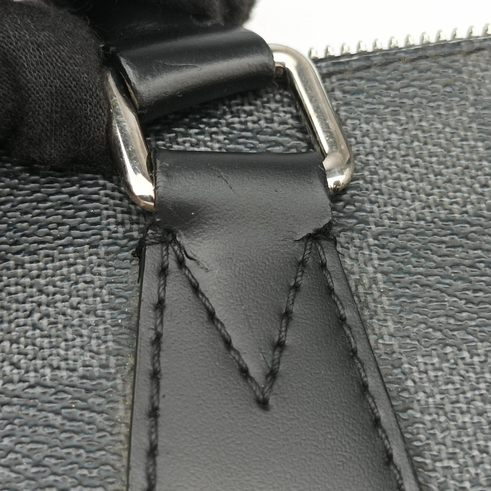 Secondhand Louis Vuitton Porte Documents Jour Noir Damier Graphite N48224 handbag | stylenewstar