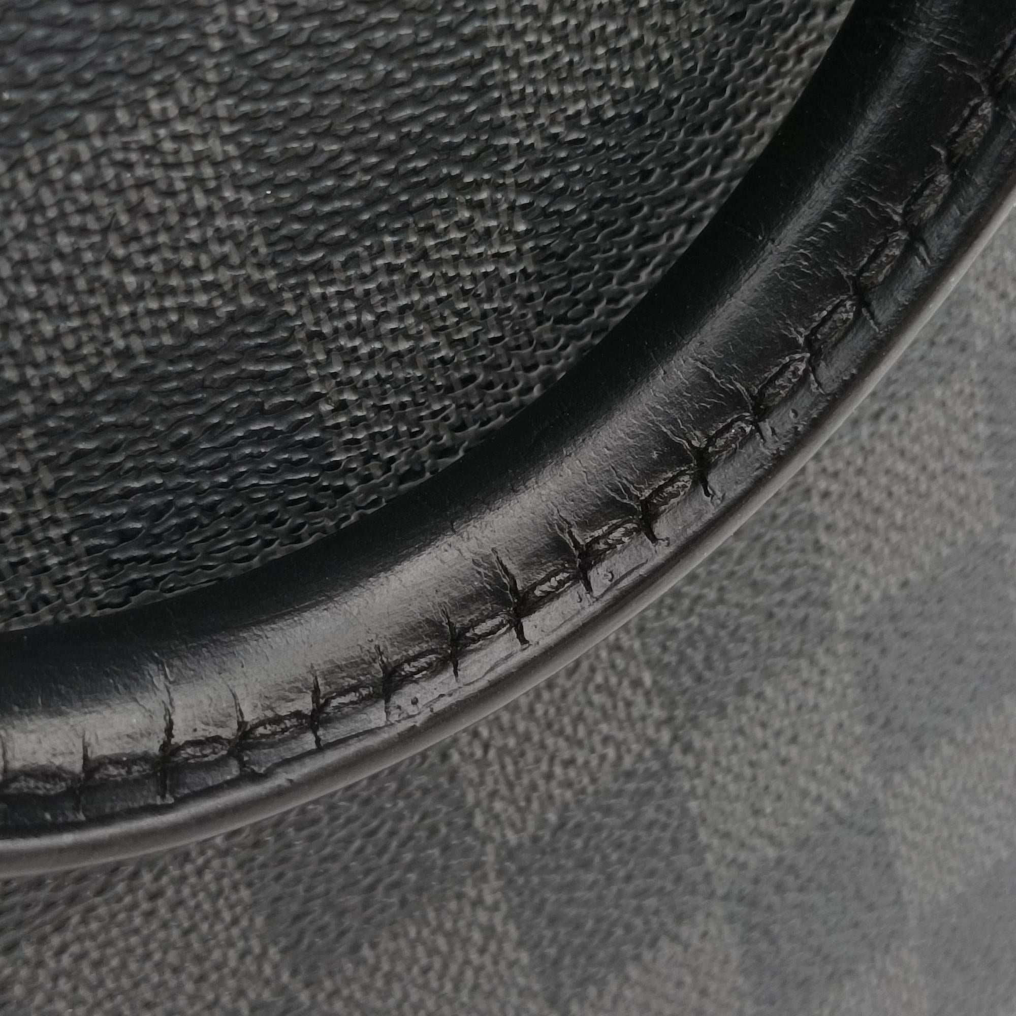 Secondhand Louis Vuitton Porte Documents Jour Noir Damier Graphite N48224 handbag | stylenewstar