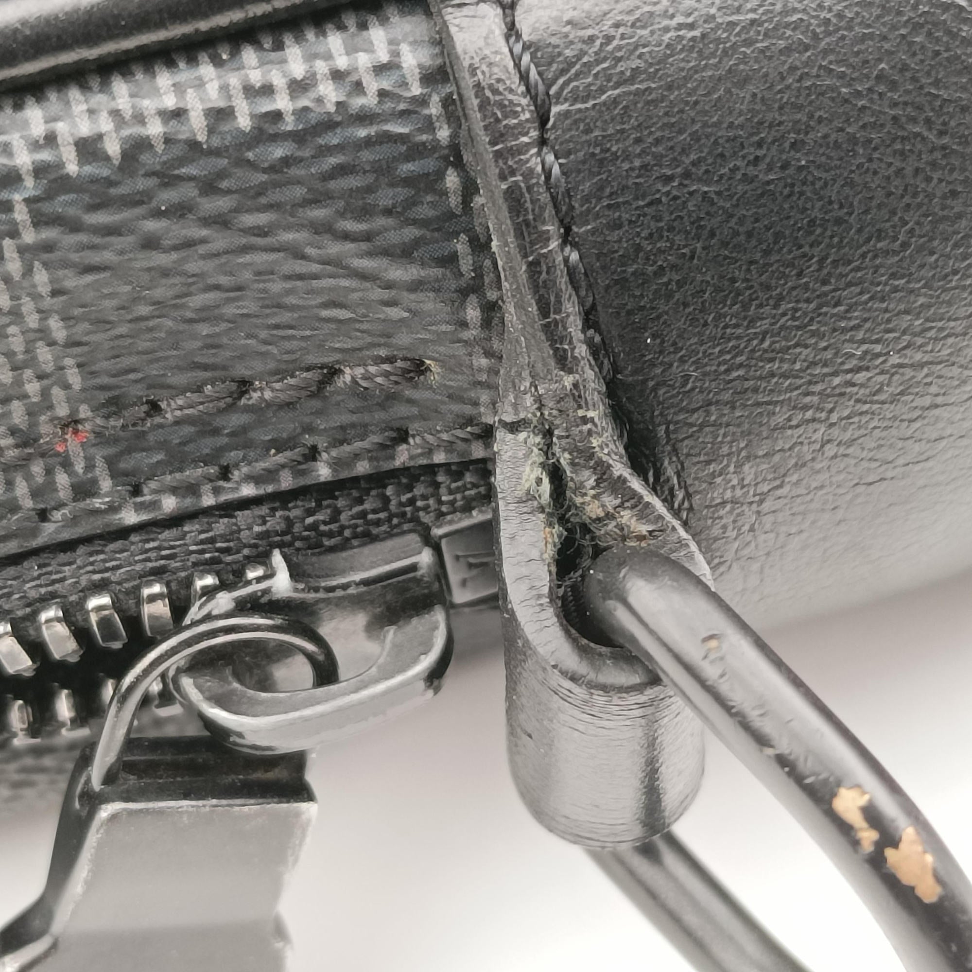 Secondhand Louis Vuitton Utility Business Black Damier Graphite N40278 shoulderbag | stylenewstar