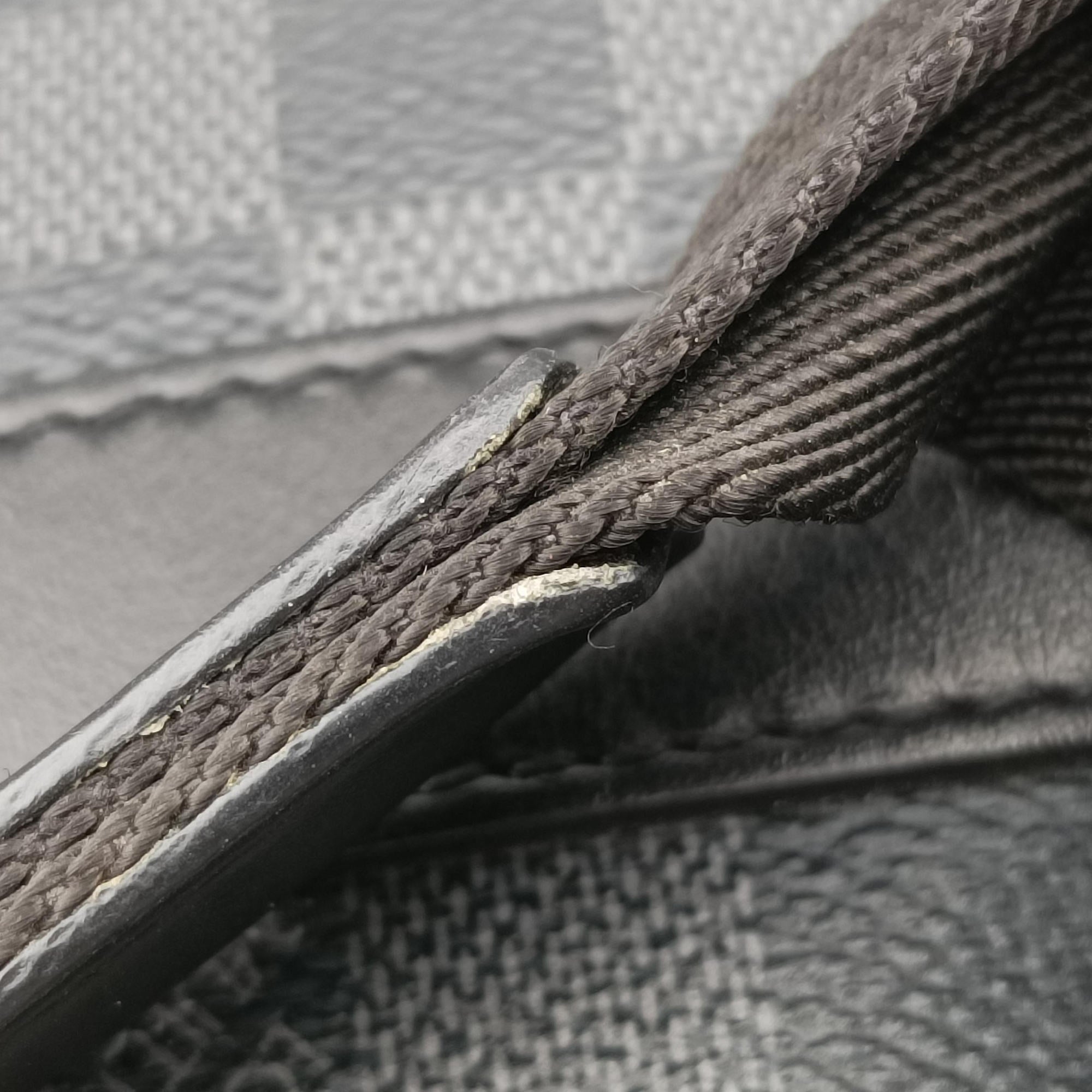 Secondhand Louis Vuitton Utility Business Black Damier Graphite N40278 shoulderbag | stylenewstar