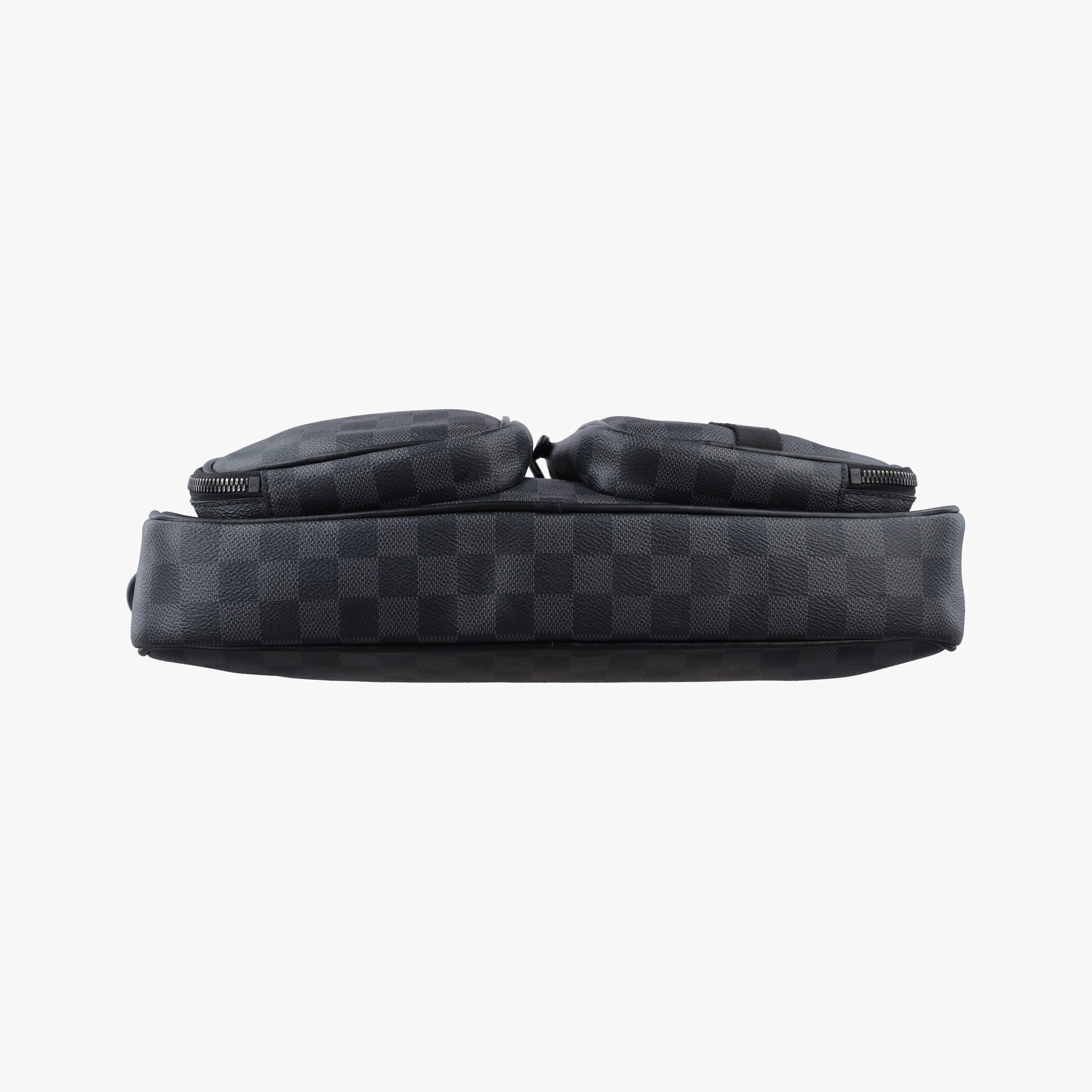 Secondhand Louis Vuitton Utility Business Black Damier Graphite N40278 shoulderbag | stylenewstar