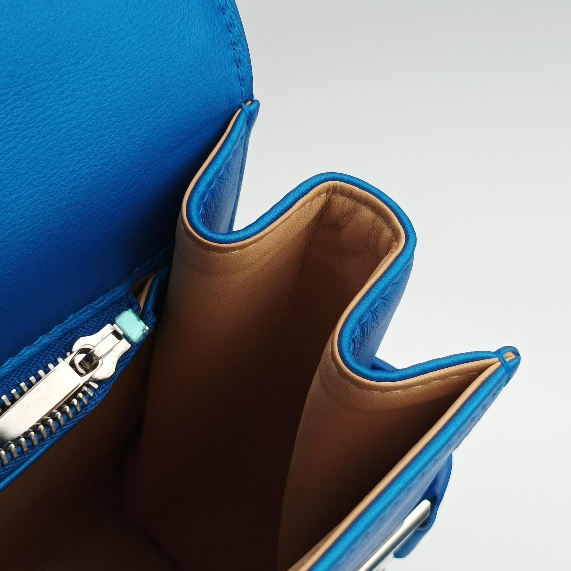 Pre-owned Delvaux Tan pete Blue Leather  shoulderbag | stylenewstar