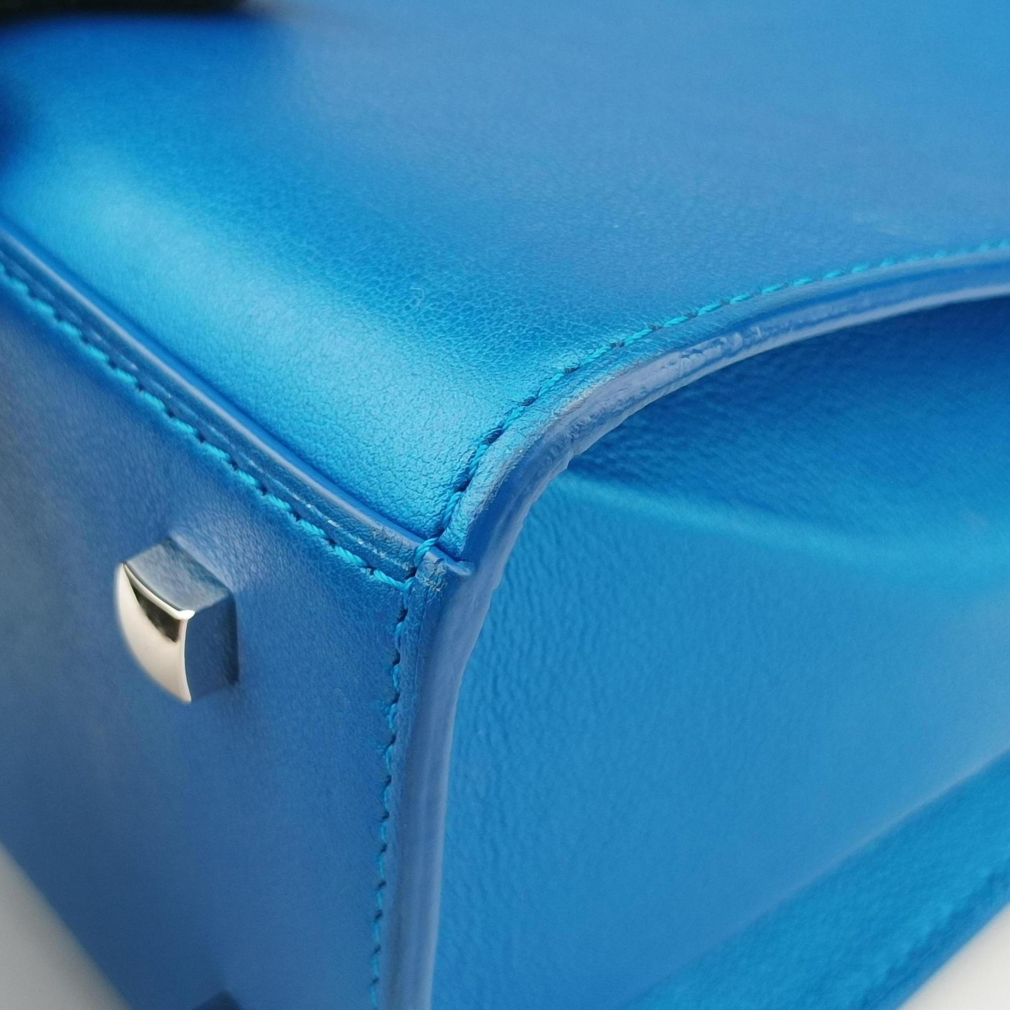 Pre-owned Delvaux Tan pete Blue Leather  shoulderbag | stylenewstar