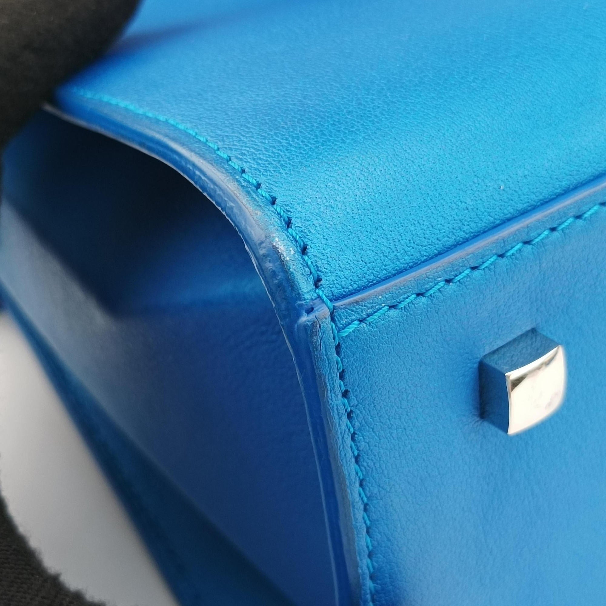 Pre-owned Delvaux Tan pete Blue Leather  shoulderbag | stylenewstar