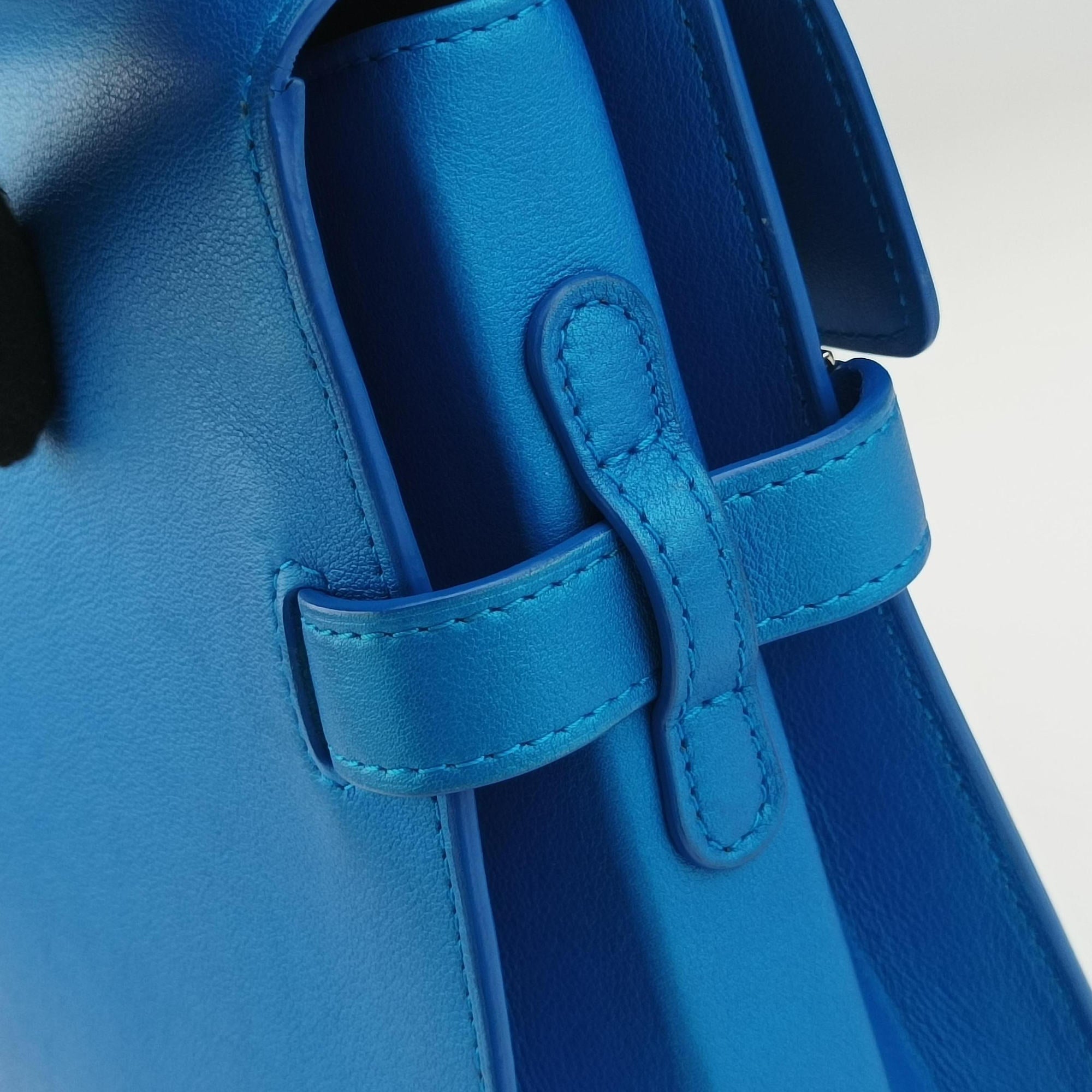 Pre-owned Delvaux Tan pete Blue Leather  shoulderbag | stylenewstar
