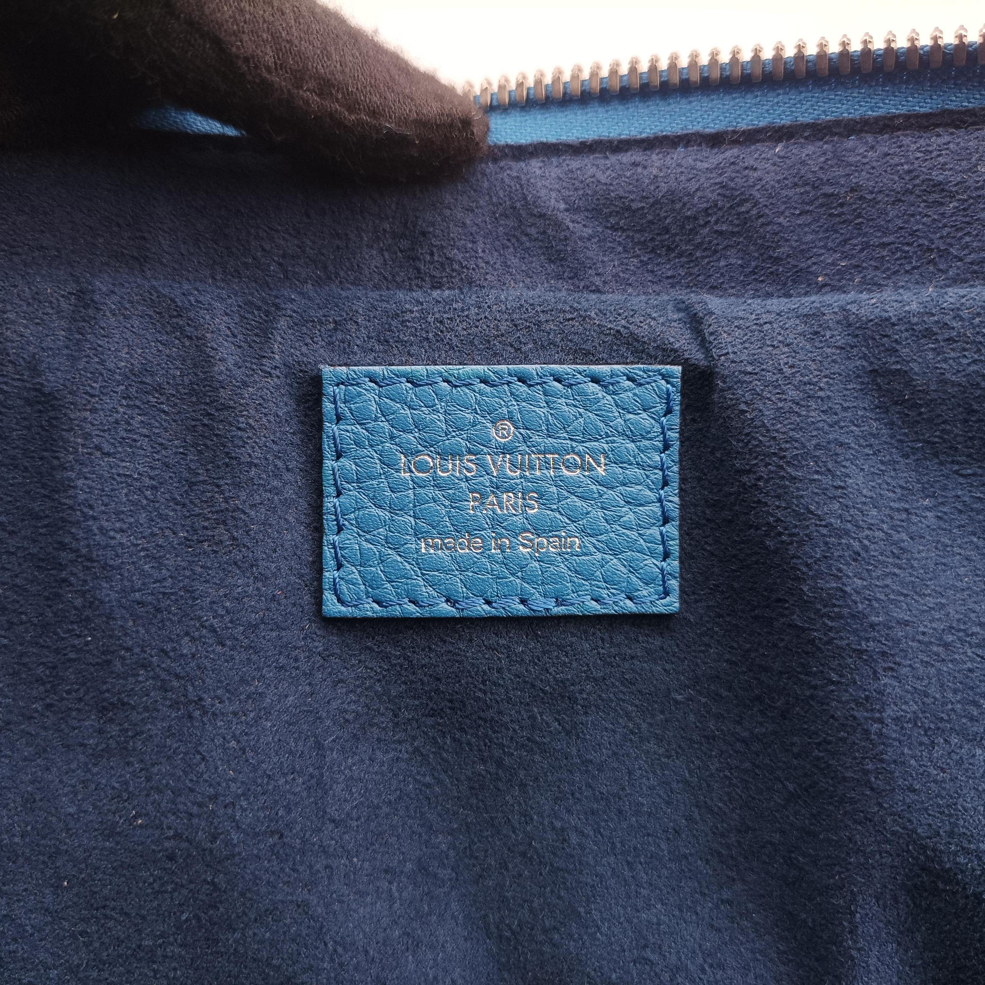 Pre-owned Louis Vuitton Armand Briefcase MM Blue Taurillon leather M52822 handbag | stylenewstar
