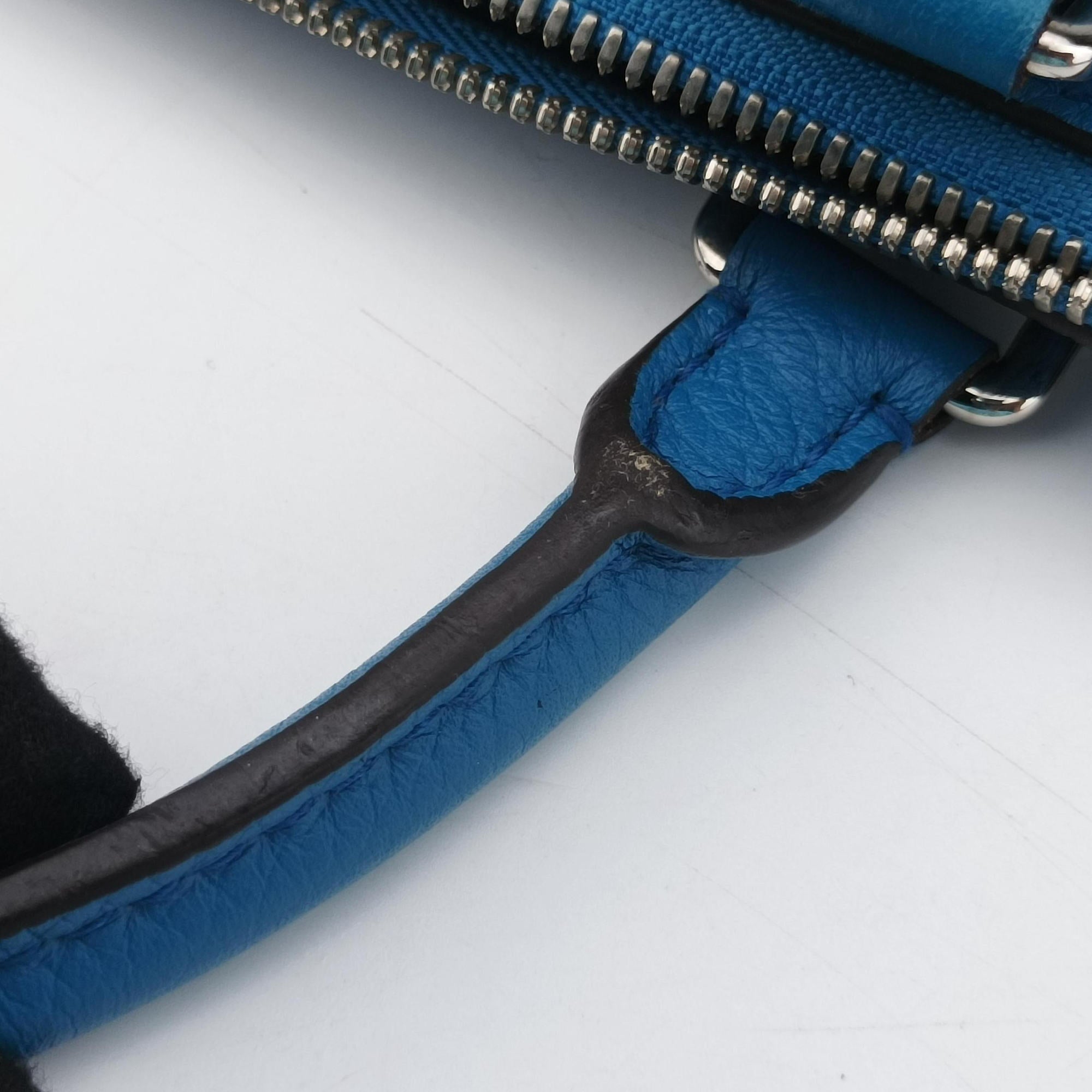 Pre-owned Louis Vuitton Armand Briefcase MM Blue Taurillon leather M52822 handbag | stylenewstar
