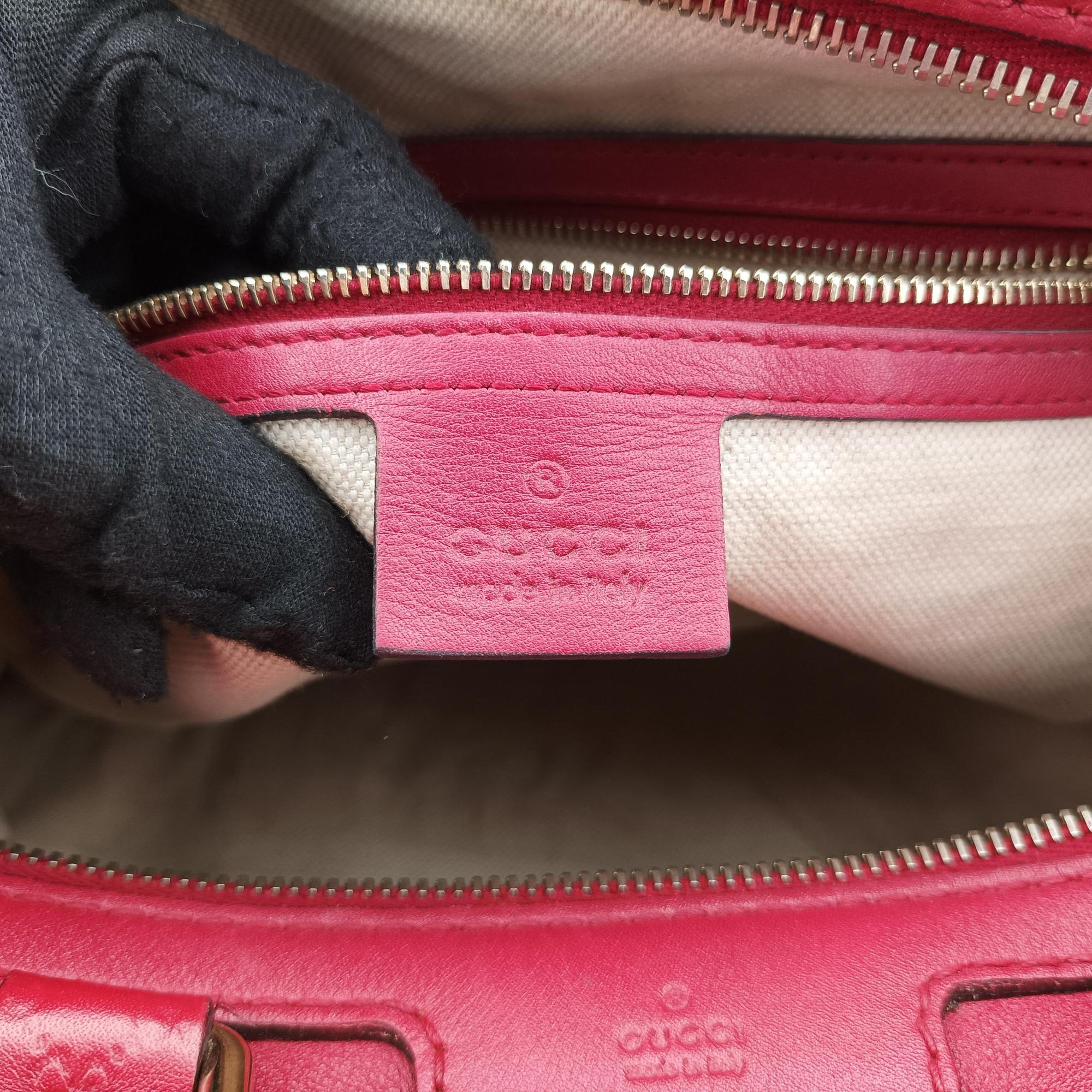 Secondhand Gucci Guccissima Trim Web Joy Red Leather 247205 shoulderbag | stylenewstar