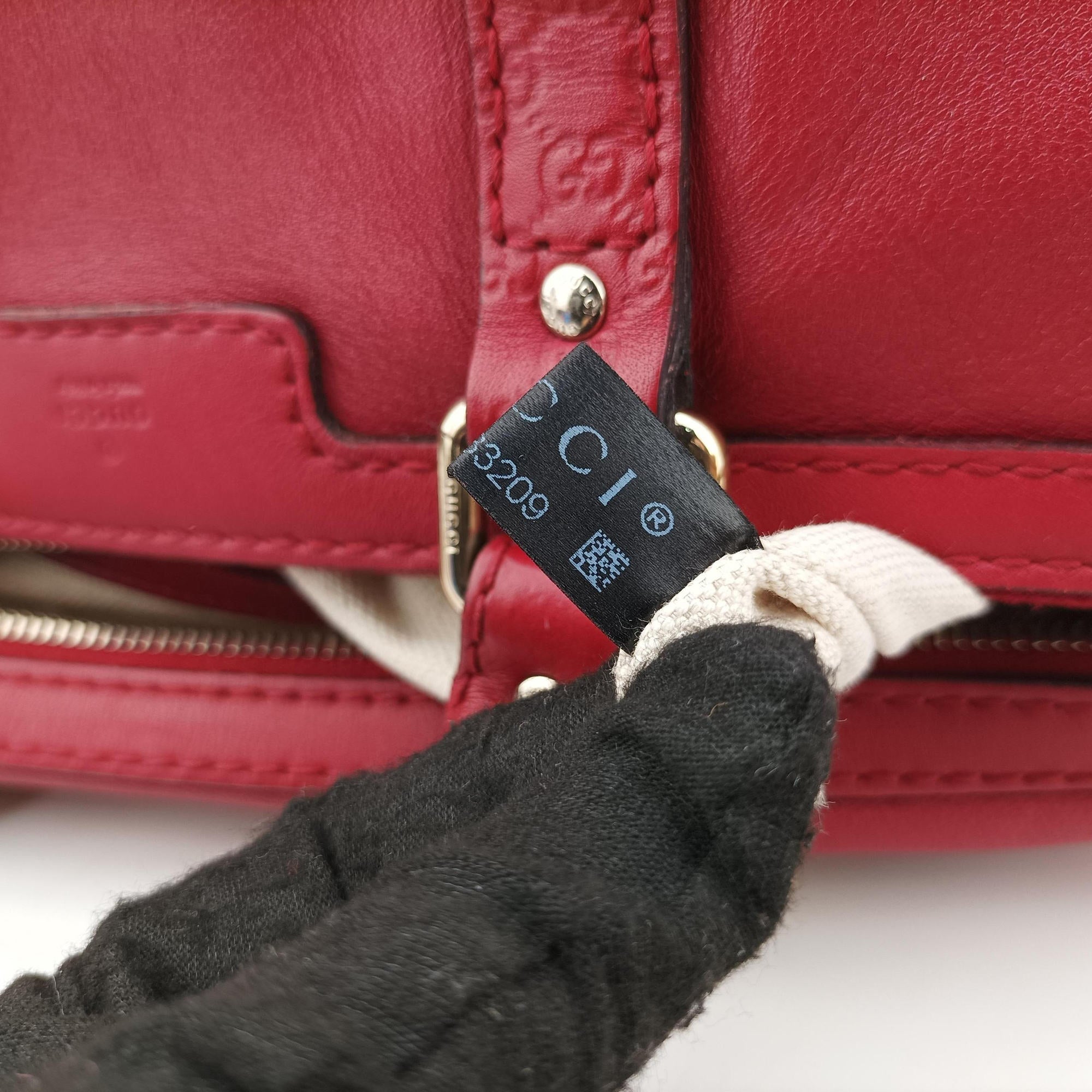 Secondhand Gucci Guccissima Trim Web Joy Red Leather 247205 shoulderbag | stylenewstar