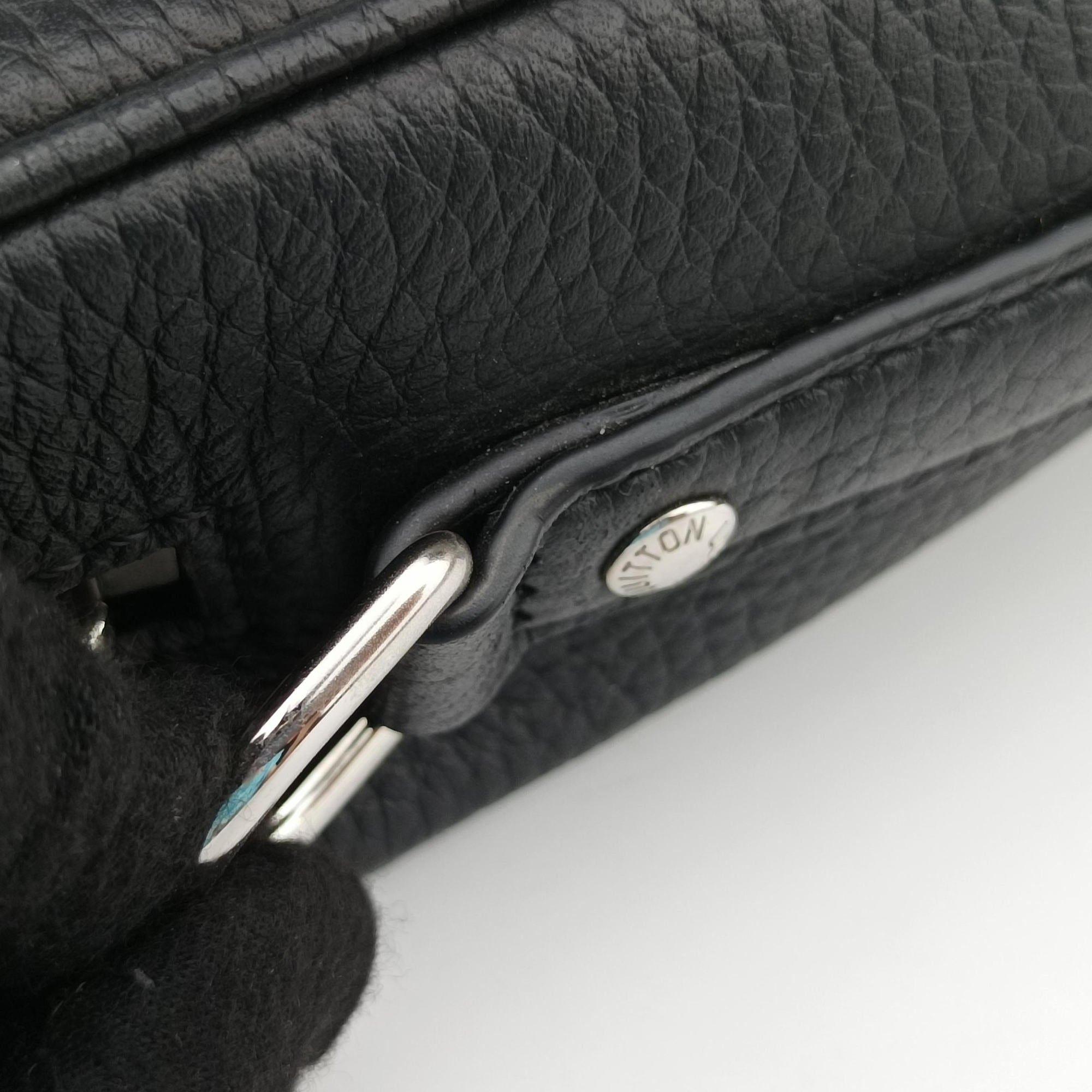 Pre-owned Louis Vuitton Armand Briefcase MM Noir Taurillon leather M54381 handbag | stylenewstar