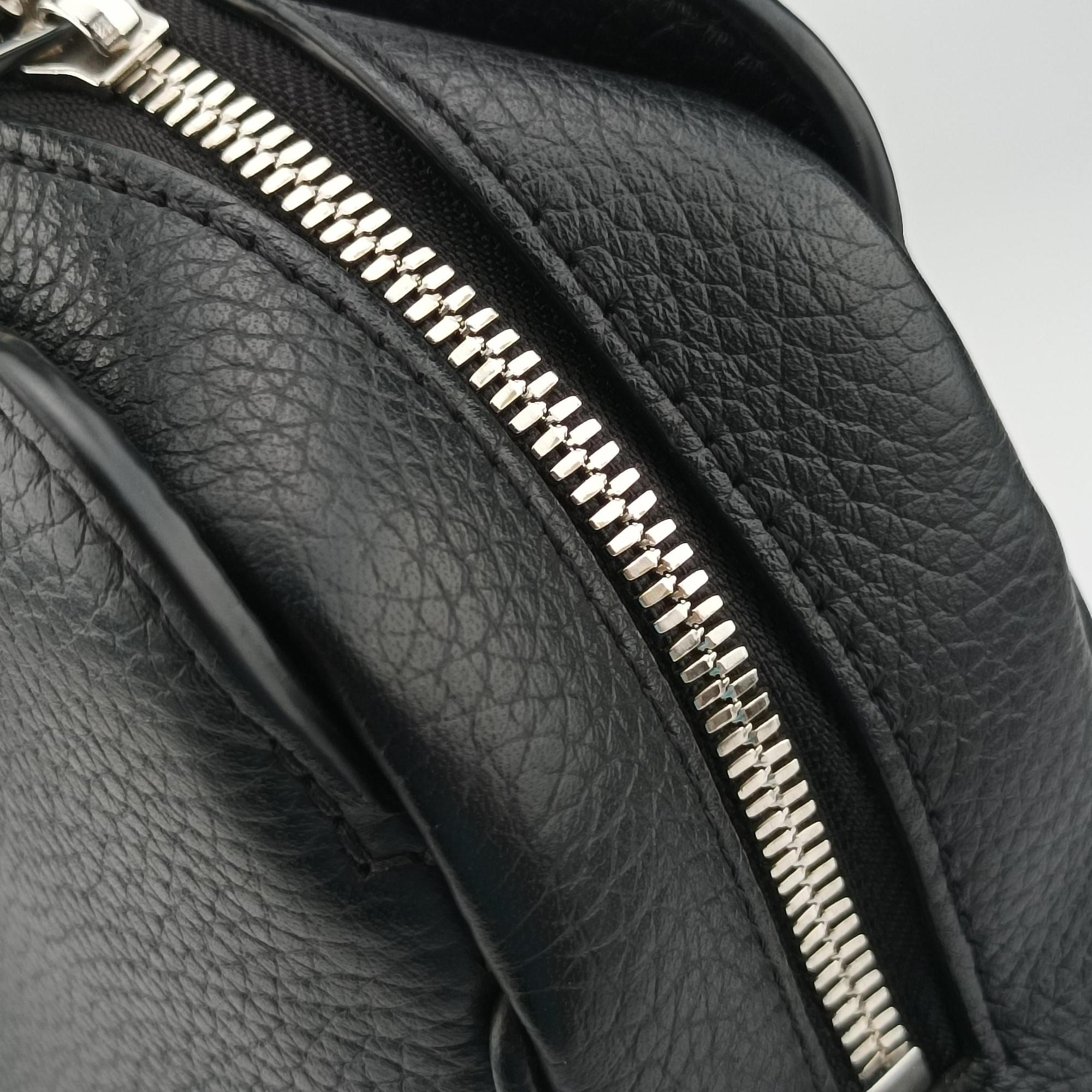 Pre-owned Louis Vuitton Armand Briefcase MM Noir Taurillon leather M54381 handbag | stylenewstar