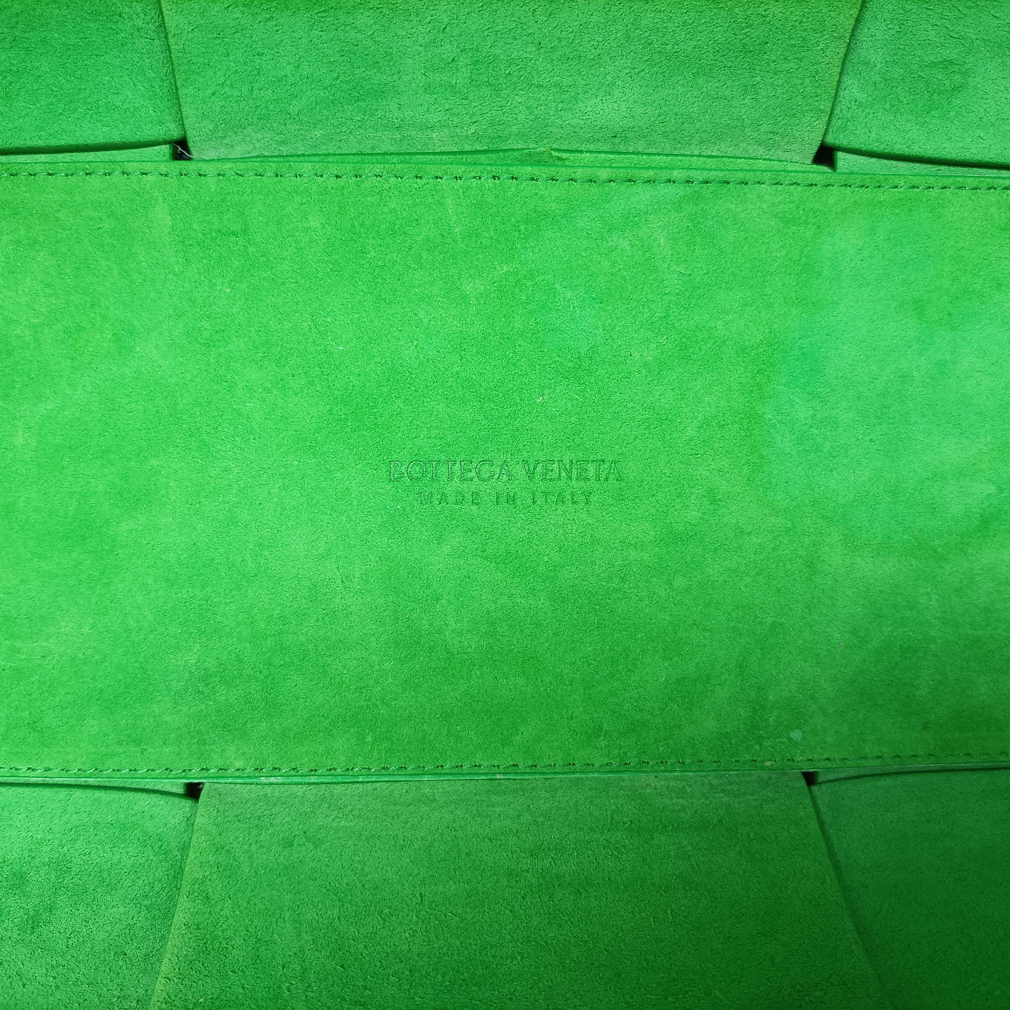 Pre-owned Bottega Veneta THE ARCO Tote White×Green lambskin  handbag | stylenewstar