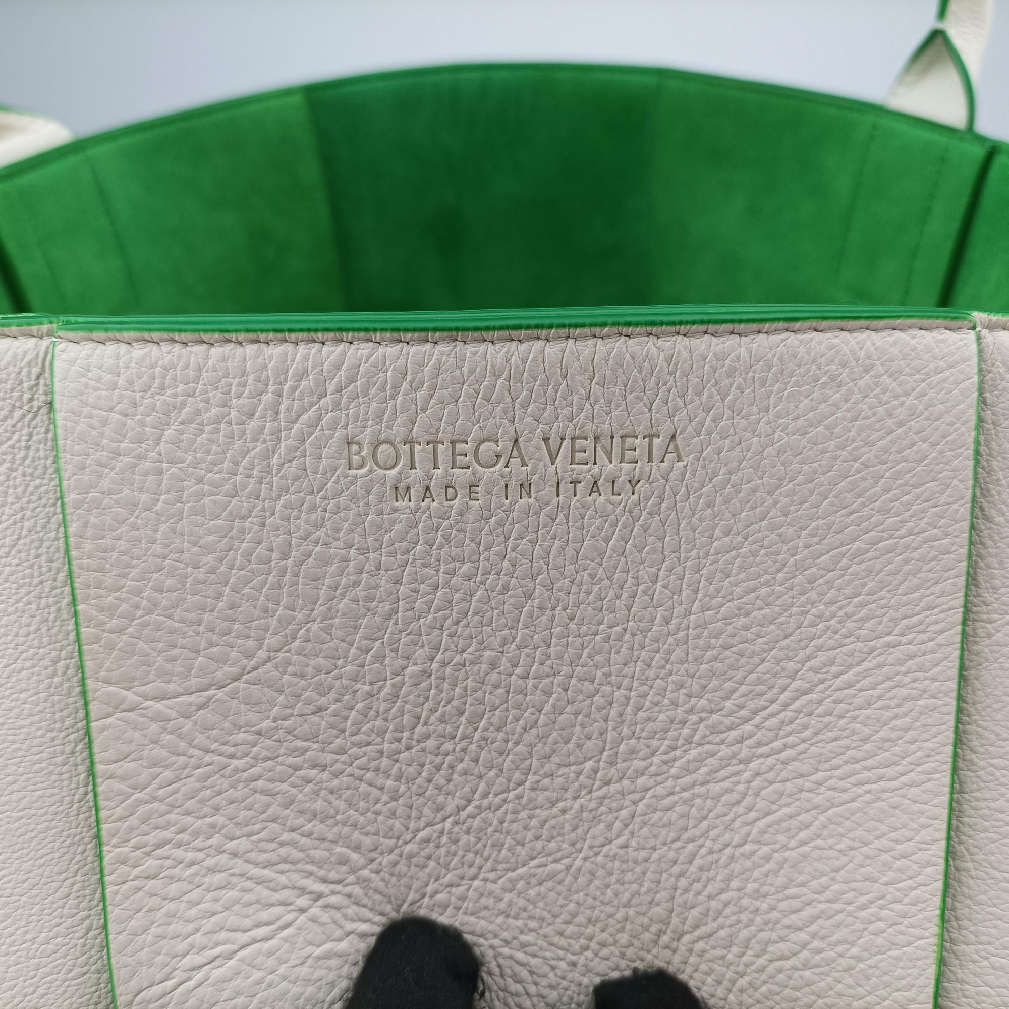 Pre-owned Bottega Veneta THE ARCO Tote White×Green lambskin  handbag | stylenewstar