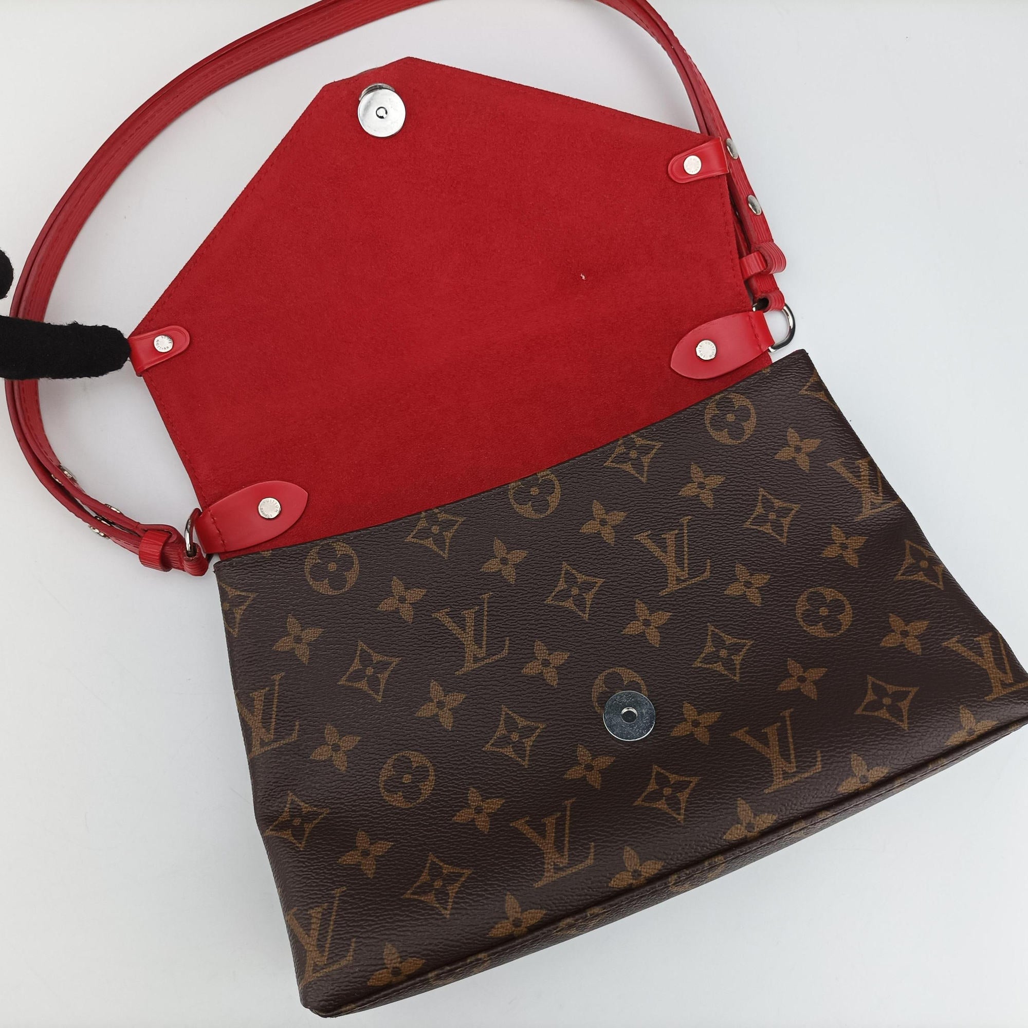 Pre-owned Louis Vuitton SAINT MICHEL brown×COQUELICOT Monogram Canvas×Epi Leather M44031 shoulderbag | stylenewstar