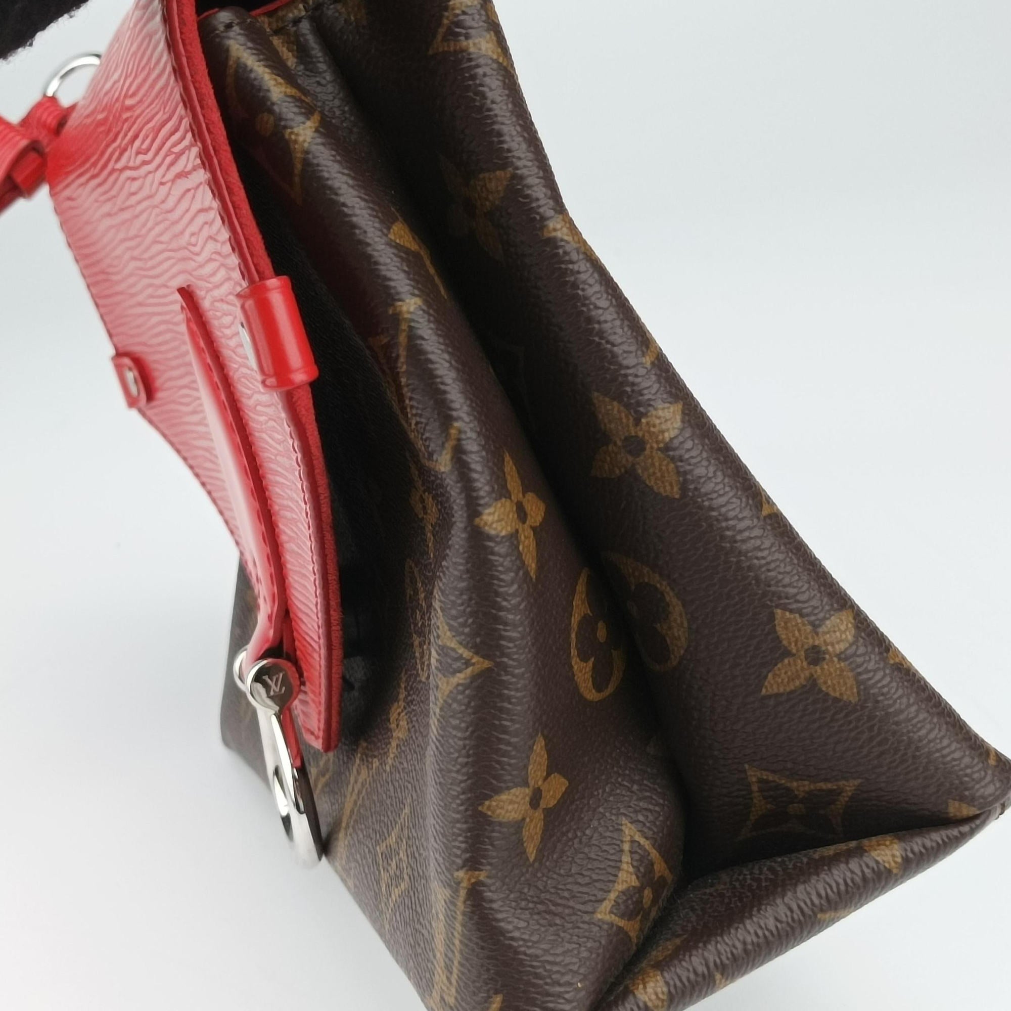Pre-owned Louis Vuitton SAINT MICHEL brown×COQUELICOT Monogram Canvas×Epi Leather M44031 shoulderbag | stylenewstar