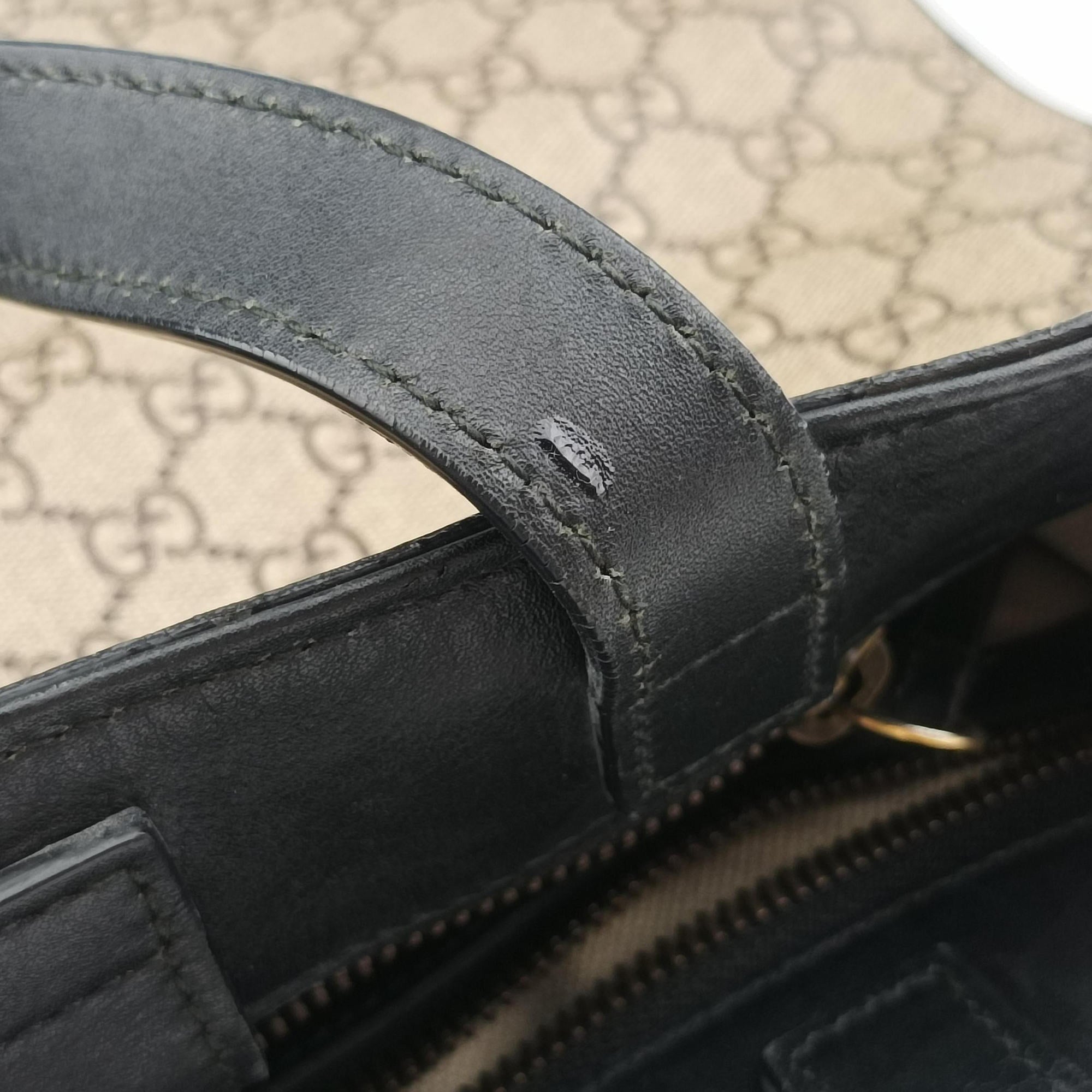 Pre-owned Gucci GG Supreme Bee Beige×black PVC coated canvas×Leather 450950 shoulderbag | stylenewstar