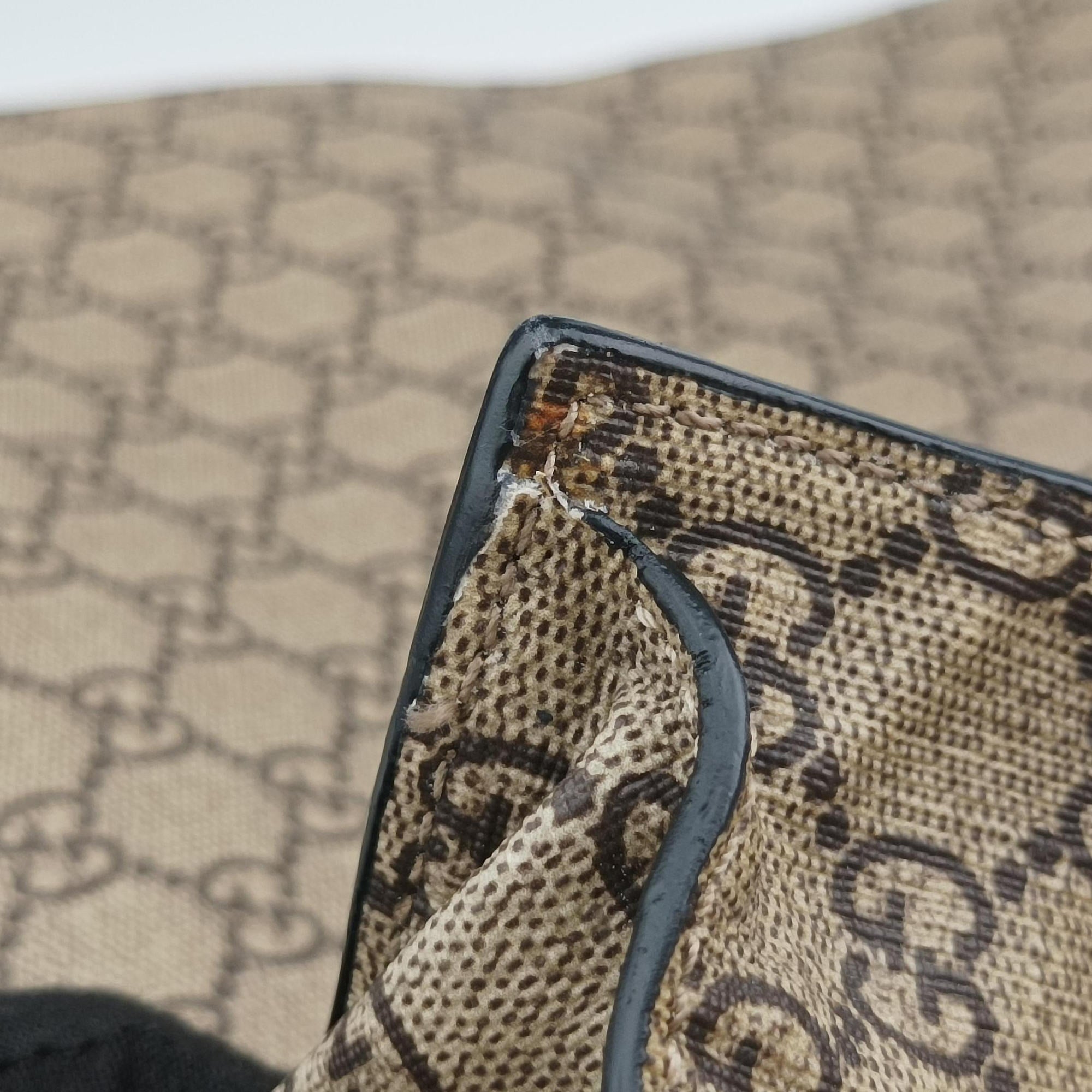 Pre-owned Gucci GG Supreme Bee Beige×black PVC coated canvas×Leather 450950 shoulderbag | stylenewstar