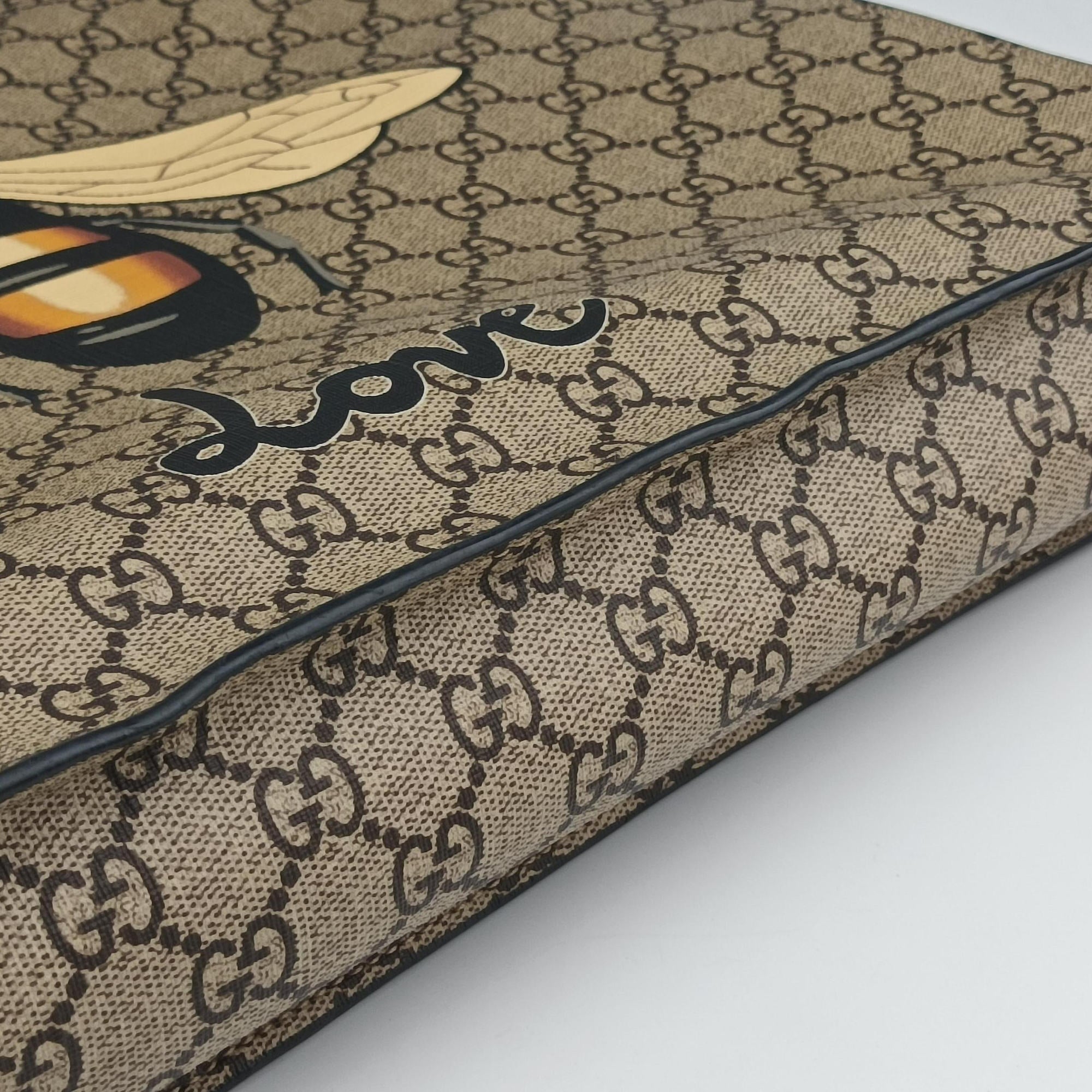 Pre-owned Gucci GG Supreme Bee Beige×black PVC coated canvas×Leather 450950 shoulderbag | stylenewstar