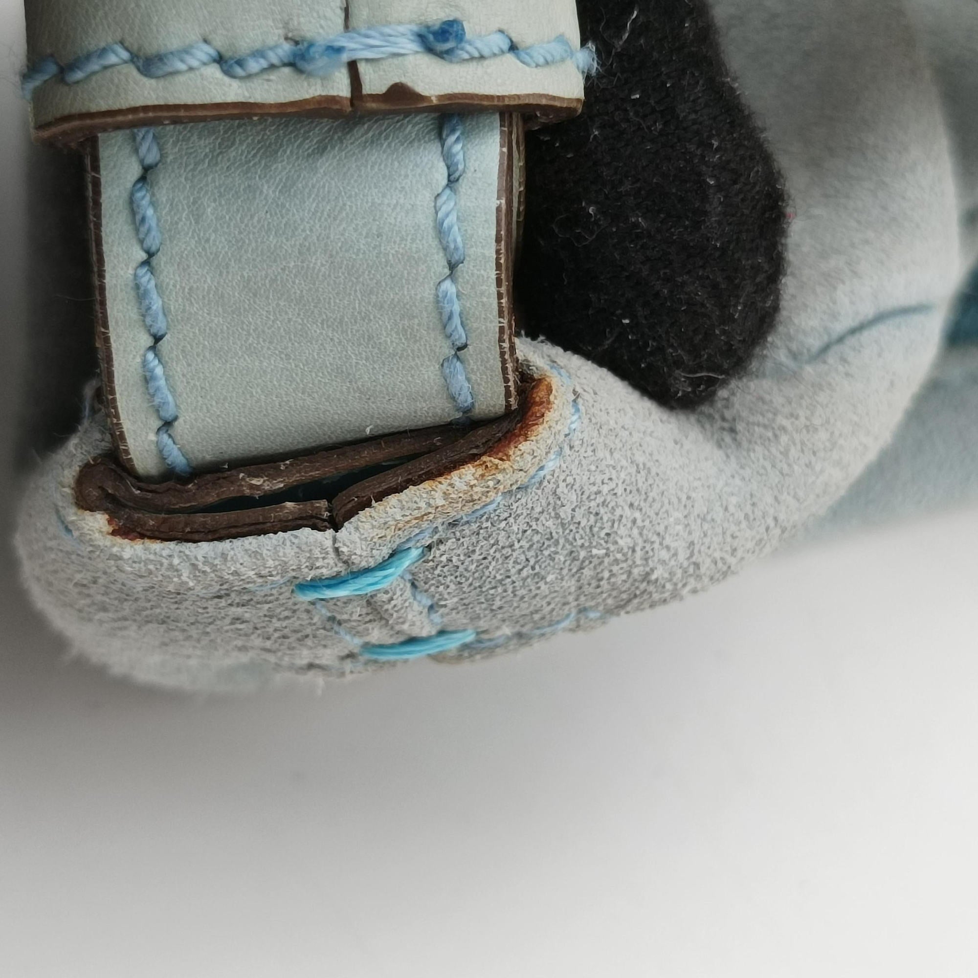 Pre-owned Yves Saint Laurent Rive Gauche Mombasa Light Blue Suede 205118 shoulderbag | stylenewstar