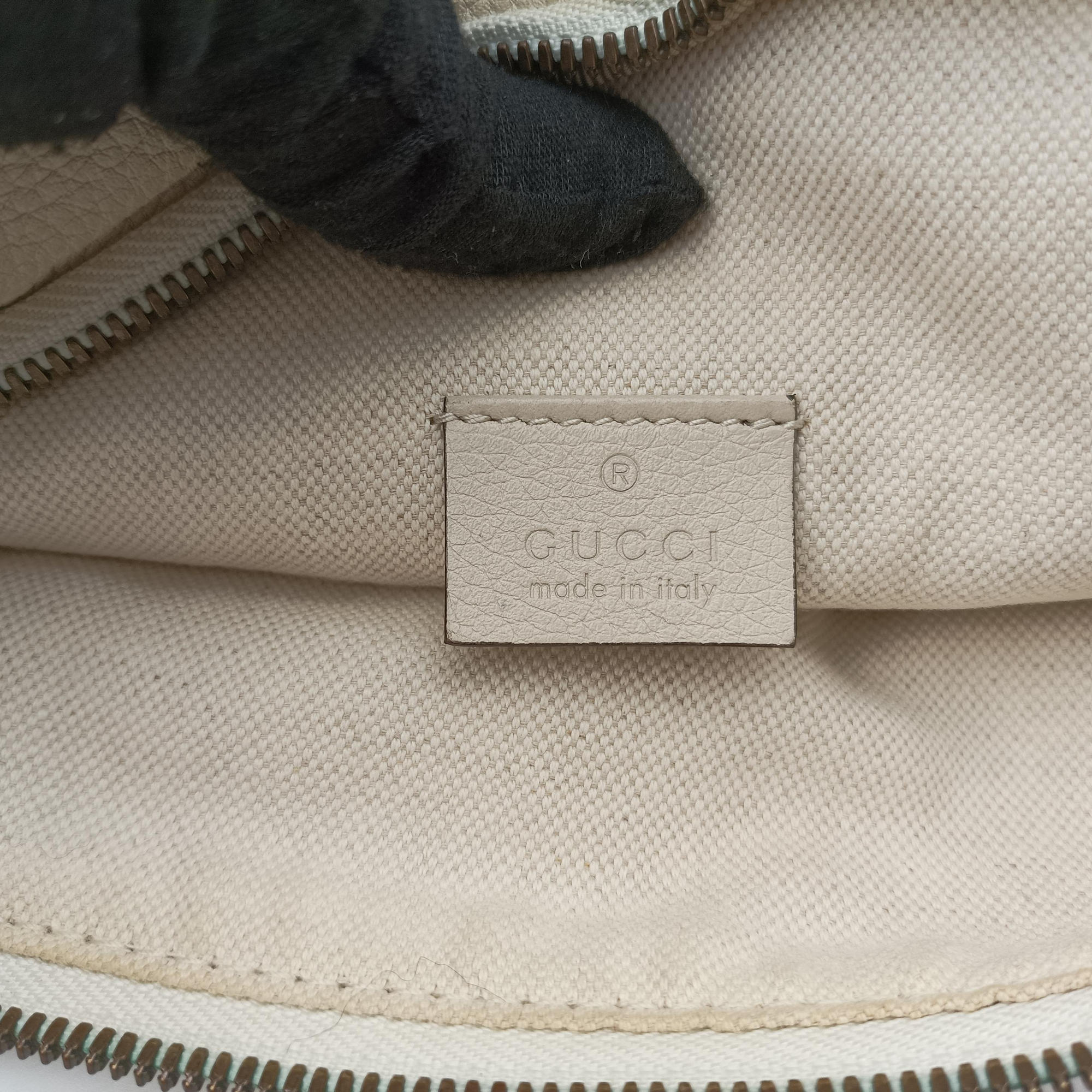 Secondhand Gucci Print White Leather 530412 bum bag/waist bag | stylenewstar