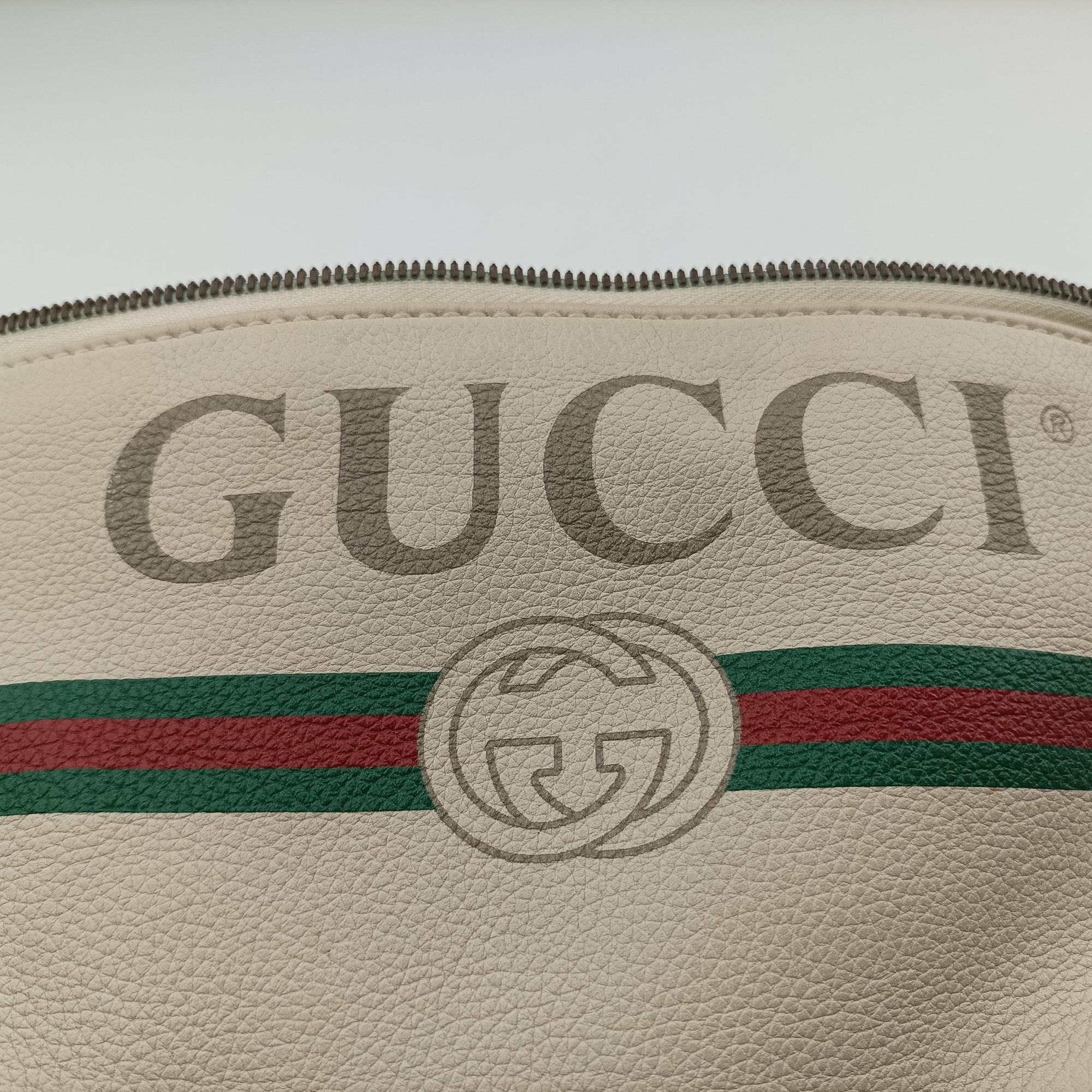 Secondhand Gucci Print White Leather 530412 bum bag/waist bag | stylenewstar
