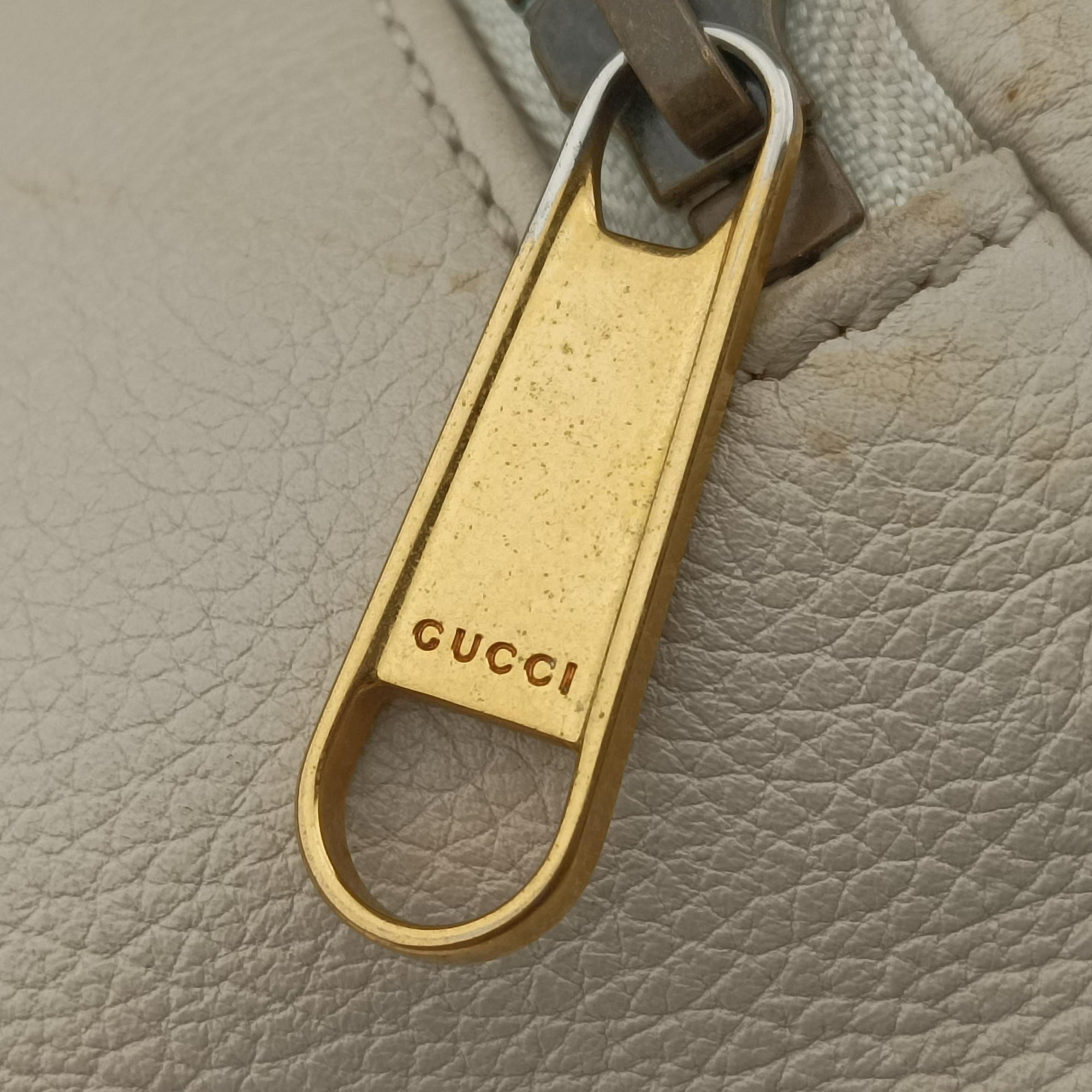 Secondhand Gucci Print White Leather 530412 bum bag/waist bag | stylenewstar