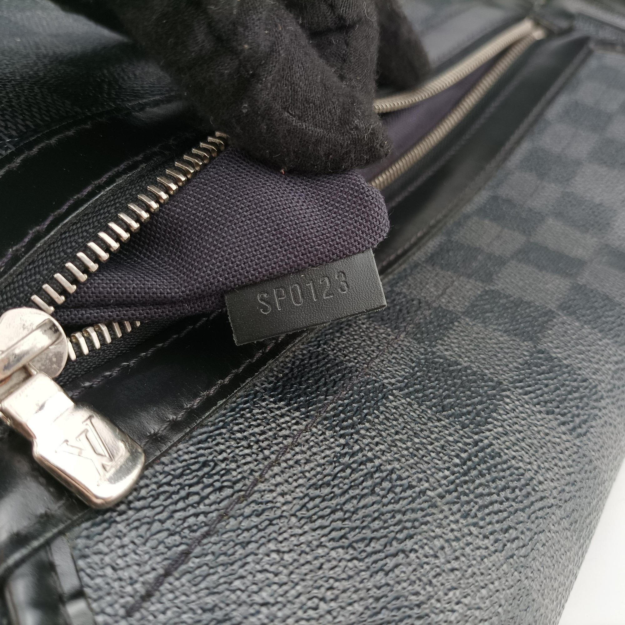 Vintage Louis Vuitton DANIEL MM Noir Damier GRAPHITE N58029 shoulderbag | stylenewstar