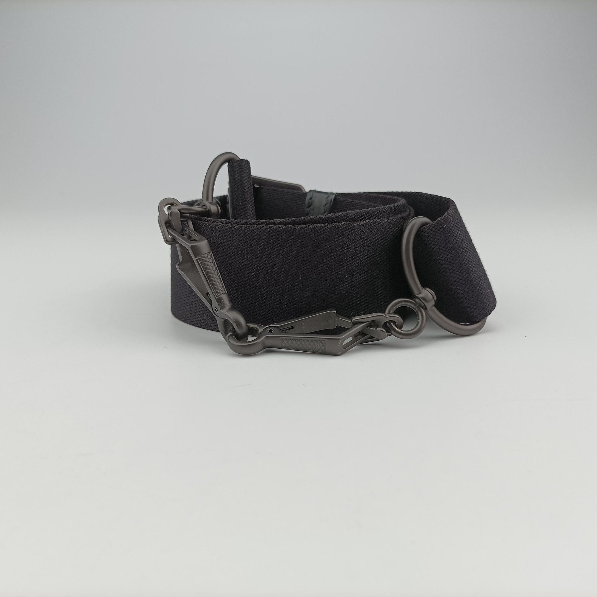 Pre-owned Bottega Veneta Intrecciato Black lambskin  shoulderbag | stylenewstar