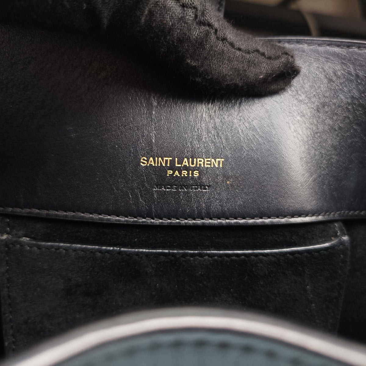 Pre-owned Yves Saint Laurent LE 37 bucket Black Leather 749036 shoulderbag | stylenewstar