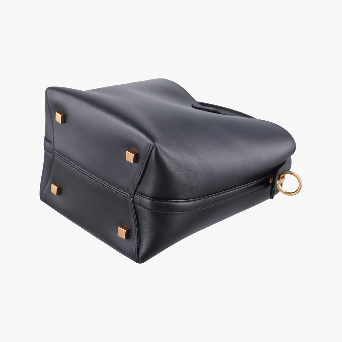 Pre-owned Yves Saint Laurent LE 37 bucket Black Leather 749036 shoulderbag | stylenewstar