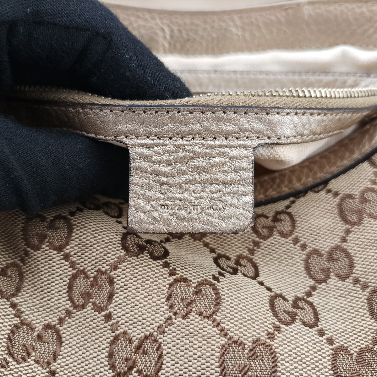 Pre-owned Gucci Bella Beige×Gold canvas×leather 282301 shoulderbag | stylenewstar