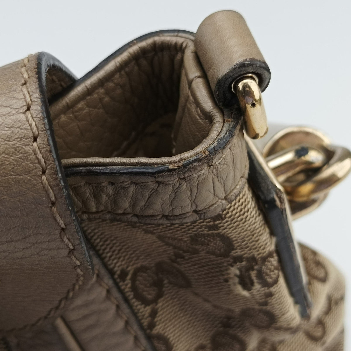 Pre-owned Gucci Bella Beige×Gold canvas×leather 282301 shoulderbag | stylenewstar