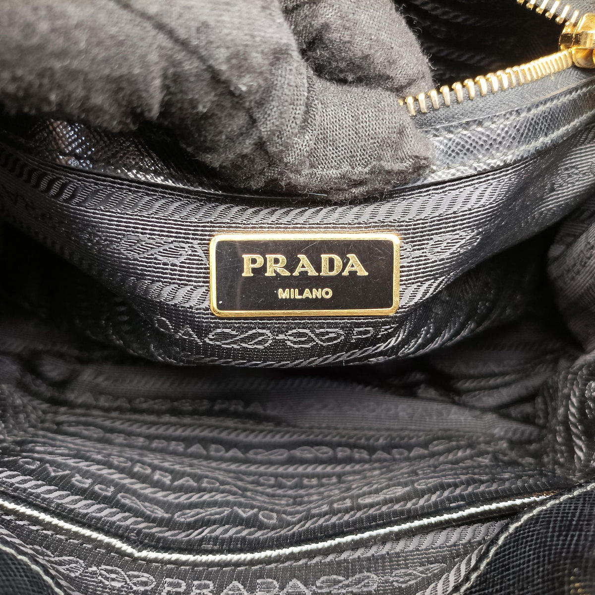 Vintage Prada Galleria Black SAFFIANO patent BN2274 shoulderbag | stylenewstar