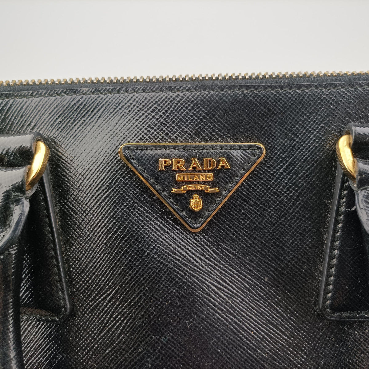 Vintage Prada Galleria Black SAFFIANO patent BN2274 shoulderbag | stylenewstar