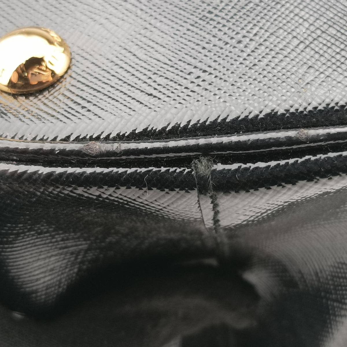 Vintage Prada Galleria Black SAFFIANO patent BN2274 shoulderbag | stylenewstar
