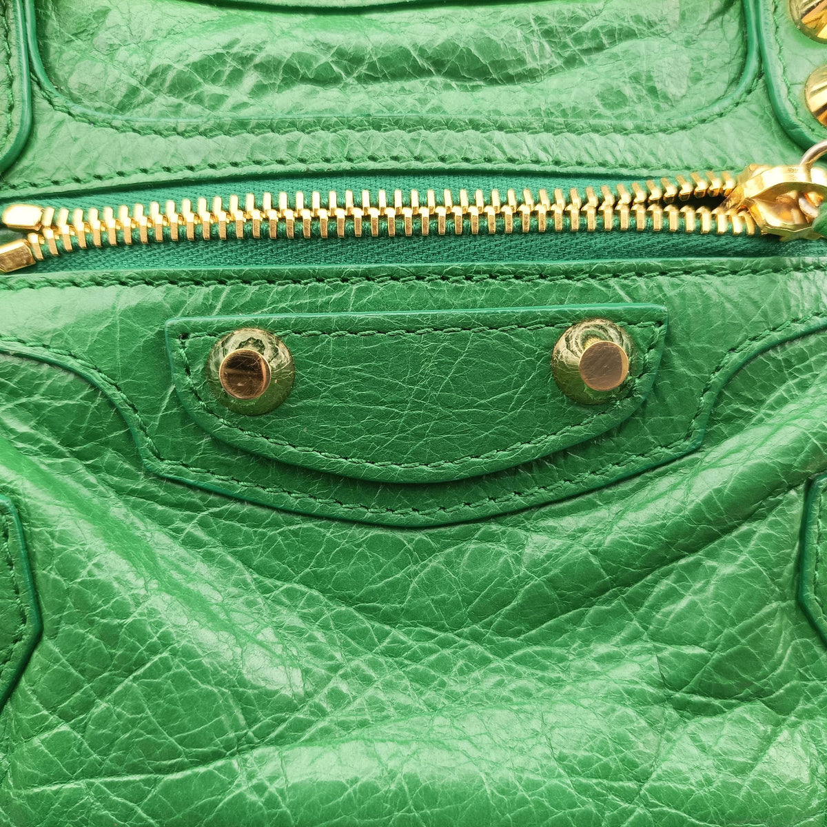 Secondhand Balenciaga Classic City Mini Green lambskin  shoulderbag | stylenewstar
