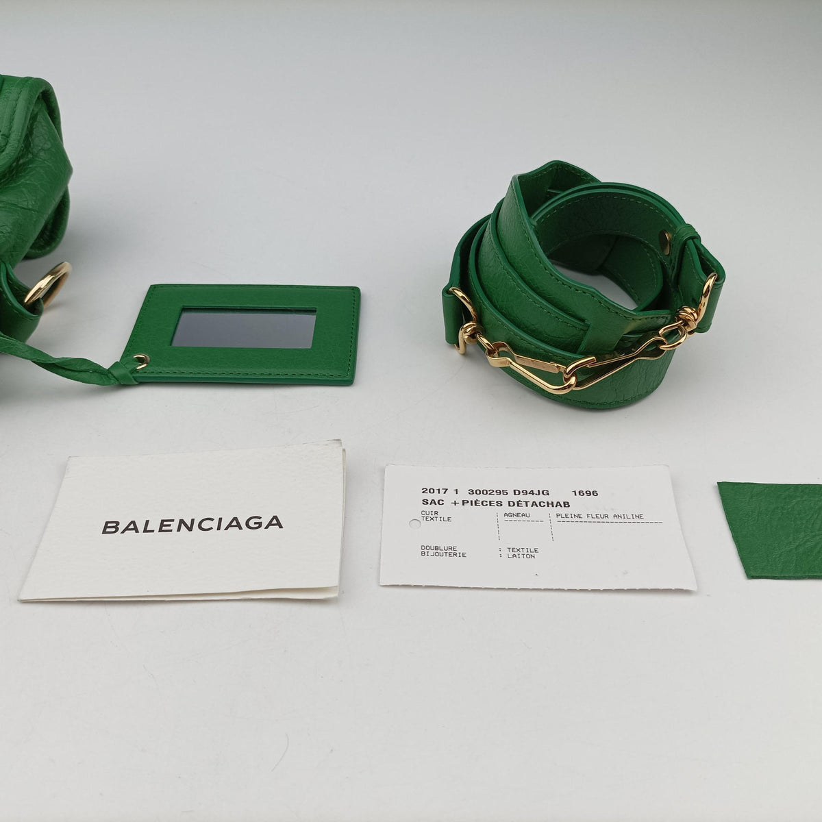Secondhand Balenciaga Classic City Mini Green lambskin  shoulderbag | stylenewstar