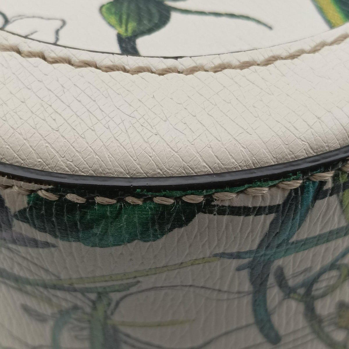 Secondhand Gucci Nice GG Supreme White x Multicolour Leather 336749 shoulderbag | stylenewstar