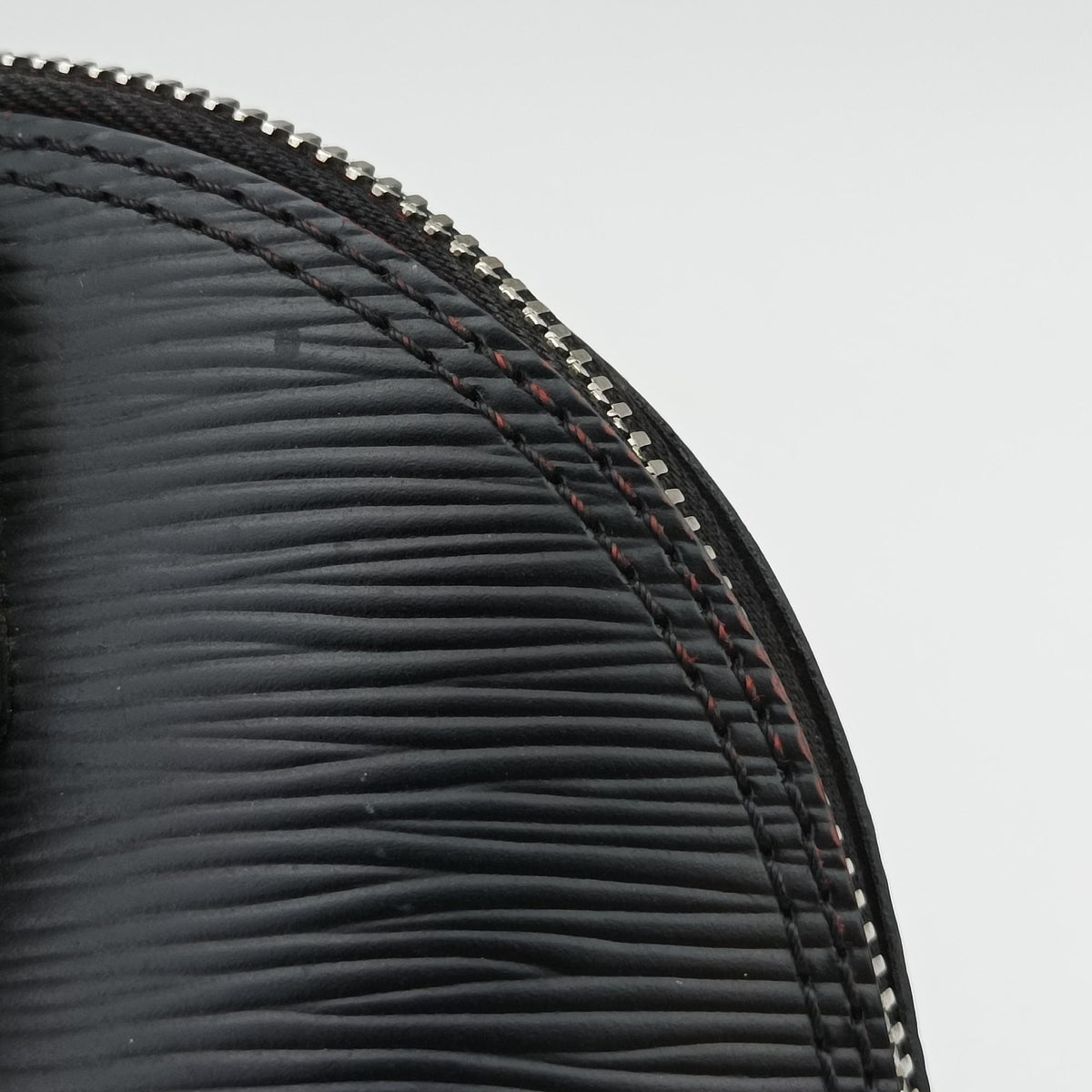 Pre-owned Louis Vuitton Alma BB Noir Epi  shoulderbag | stylenewstar