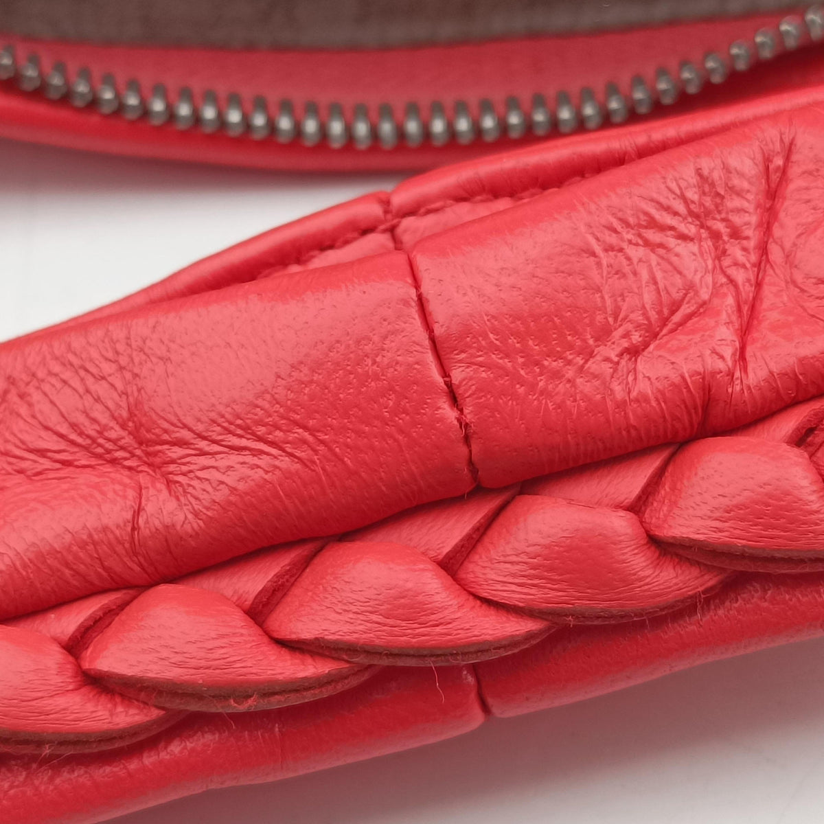 Pre-owned Bottega Veneta Intrecciato Red lambskin  handbag | stylenewstar