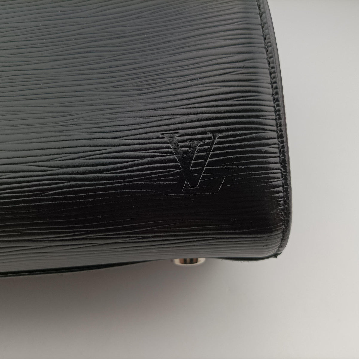Pre-owned Louis Vuitton Brea GM Noir Epi M40333 handbag | stylenewstar