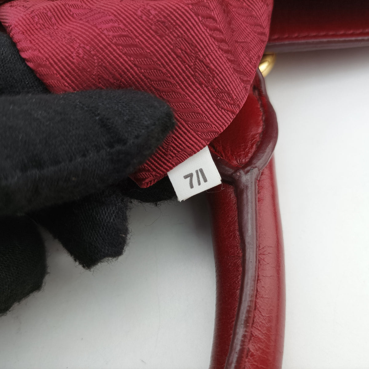 Pre-owned Prada Vitello Shine Shopping Peonia Red Leather BN2324 handbag | stylenewstar