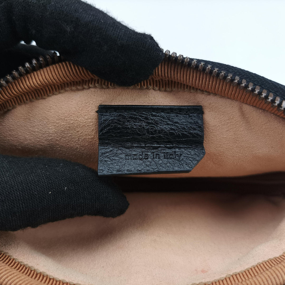 Vintage Gucci GG Marmont Black Leather 524597 clutchbag | stylenewstar