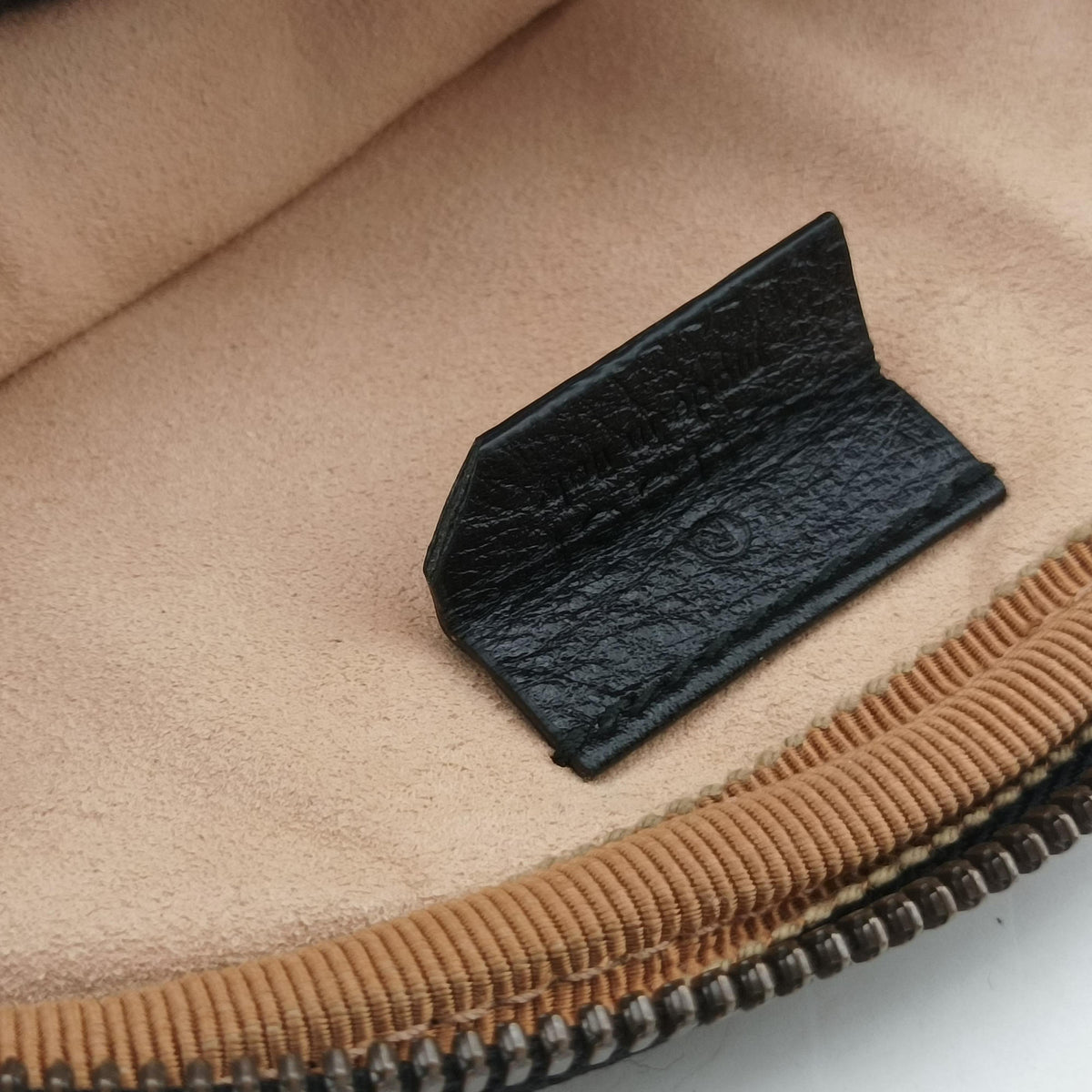Vintage Gucci GG Marmont Black Leather 524597 clutchbag | stylenewstar