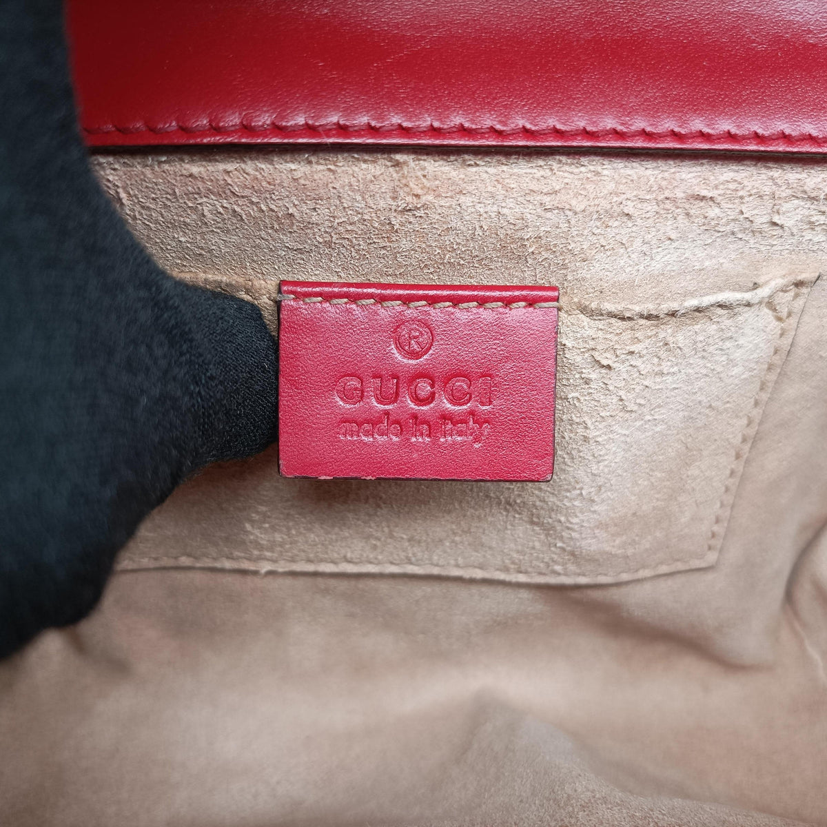 Vintage Gucci Padlock Red Leather 409487 shoulderbag | stylenewstar