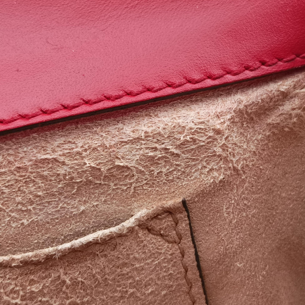 Vintage Gucci Padlock Red Leather 409487 shoulderbag | stylenewstar