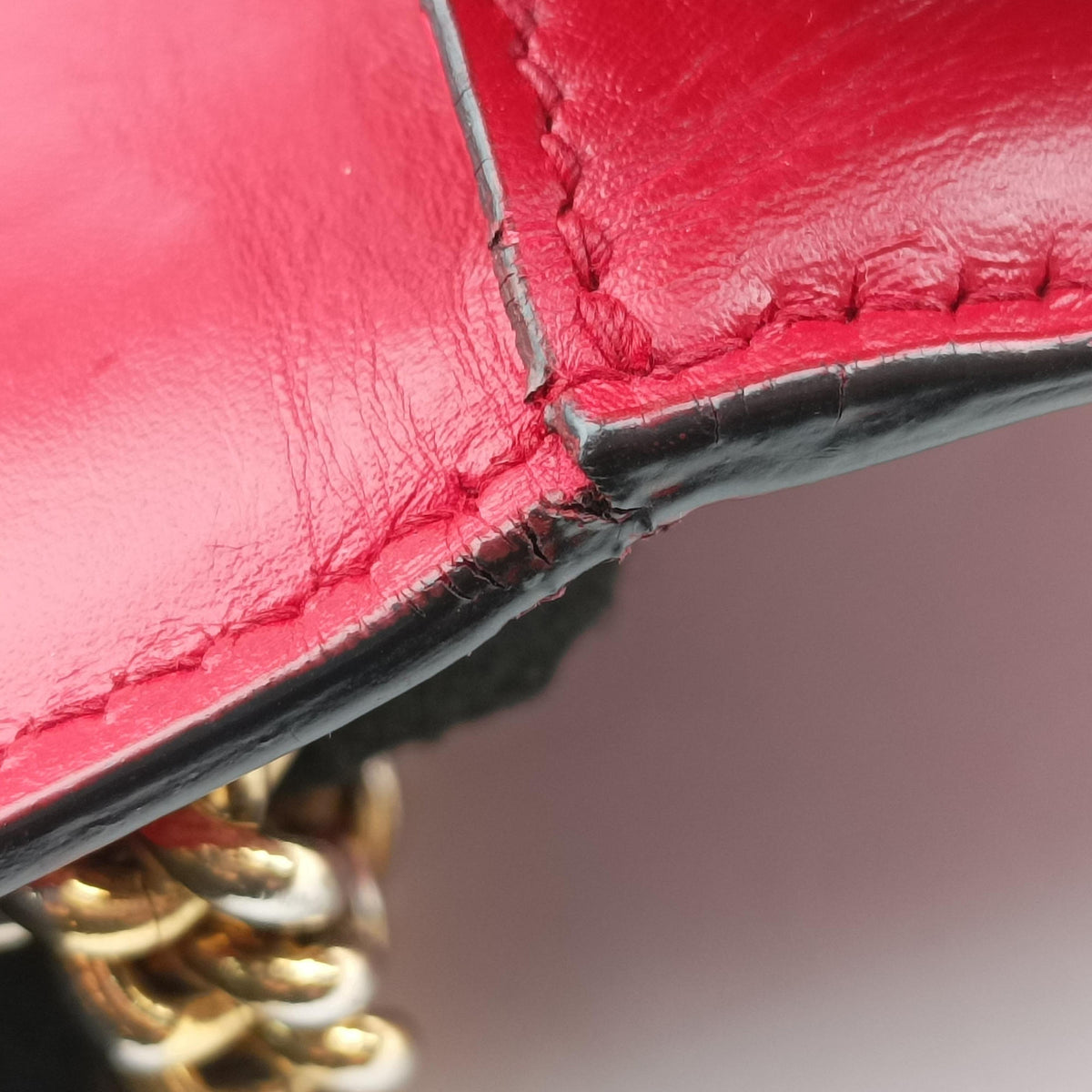 Vintage Gucci Padlock Red Leather 409487 shoulderbag | stylenewstar