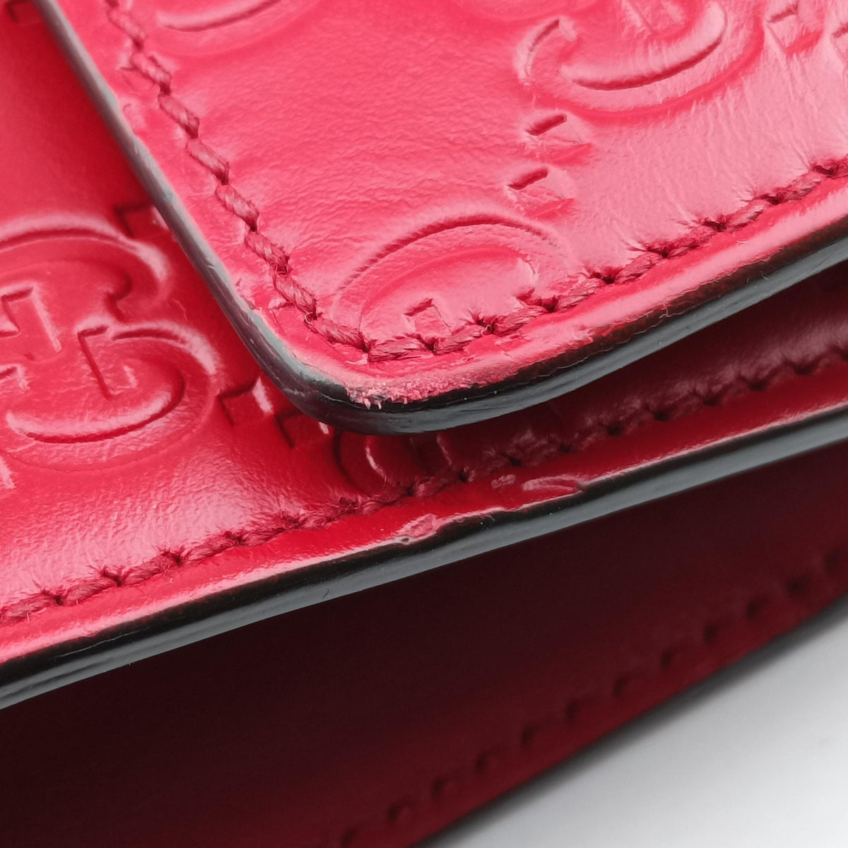 Vintage Gucci Padlock Red Leather 409487 shoulderbag | stylenewstar