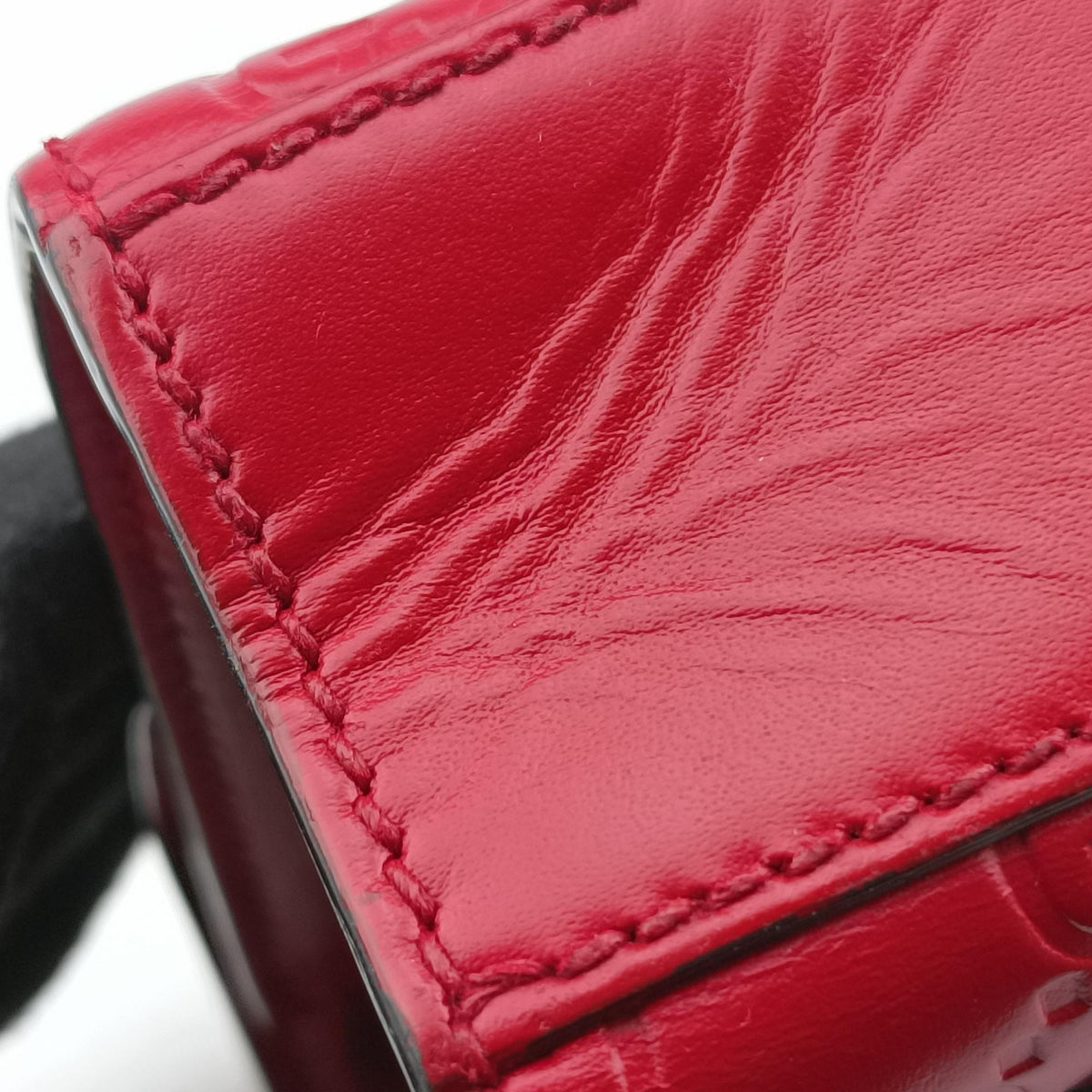Vintage Gucci Padlock Red Leather 409487 shoulderbag | stylenewstar